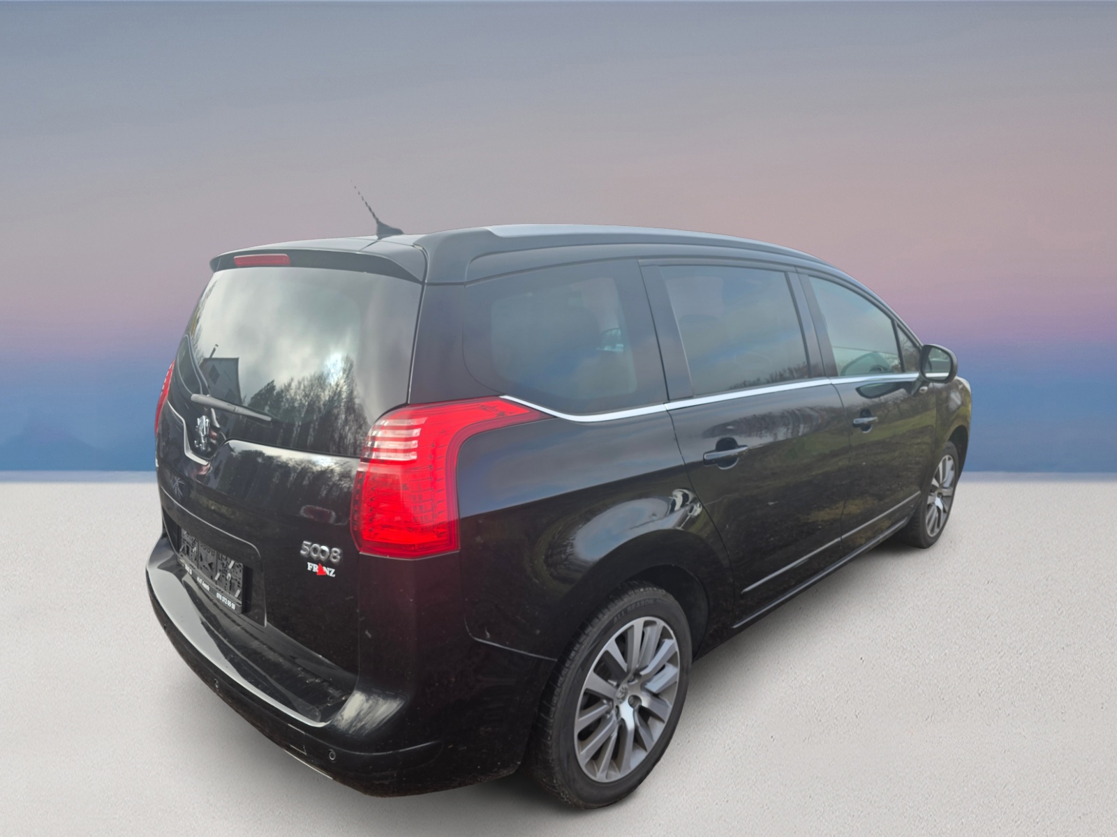 PEUGEOT 5008 1.6 16V T Allure Automatic-image-7