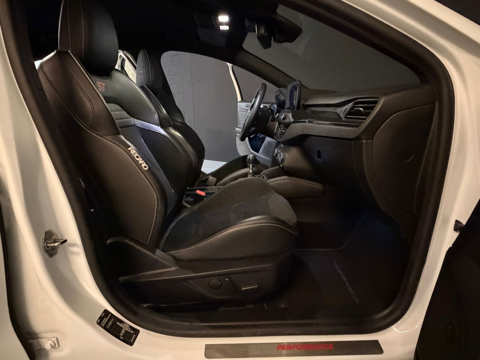 FORD Focus ST 2.3 EcoBoost Mountune ***CH-Fahrzeug***-image-13