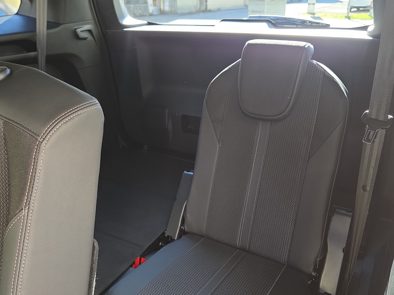 PEUGEOT 5008 1.5 BlueHDi GT EAT8-image-18