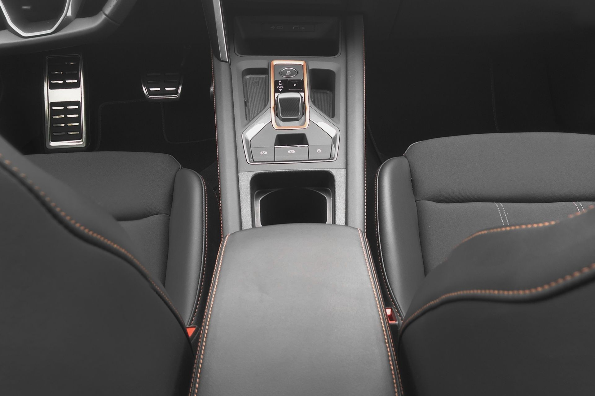 CUPRA LEON ST 1.5 e-HYBRID pHEV Business Edition DSG-image-11