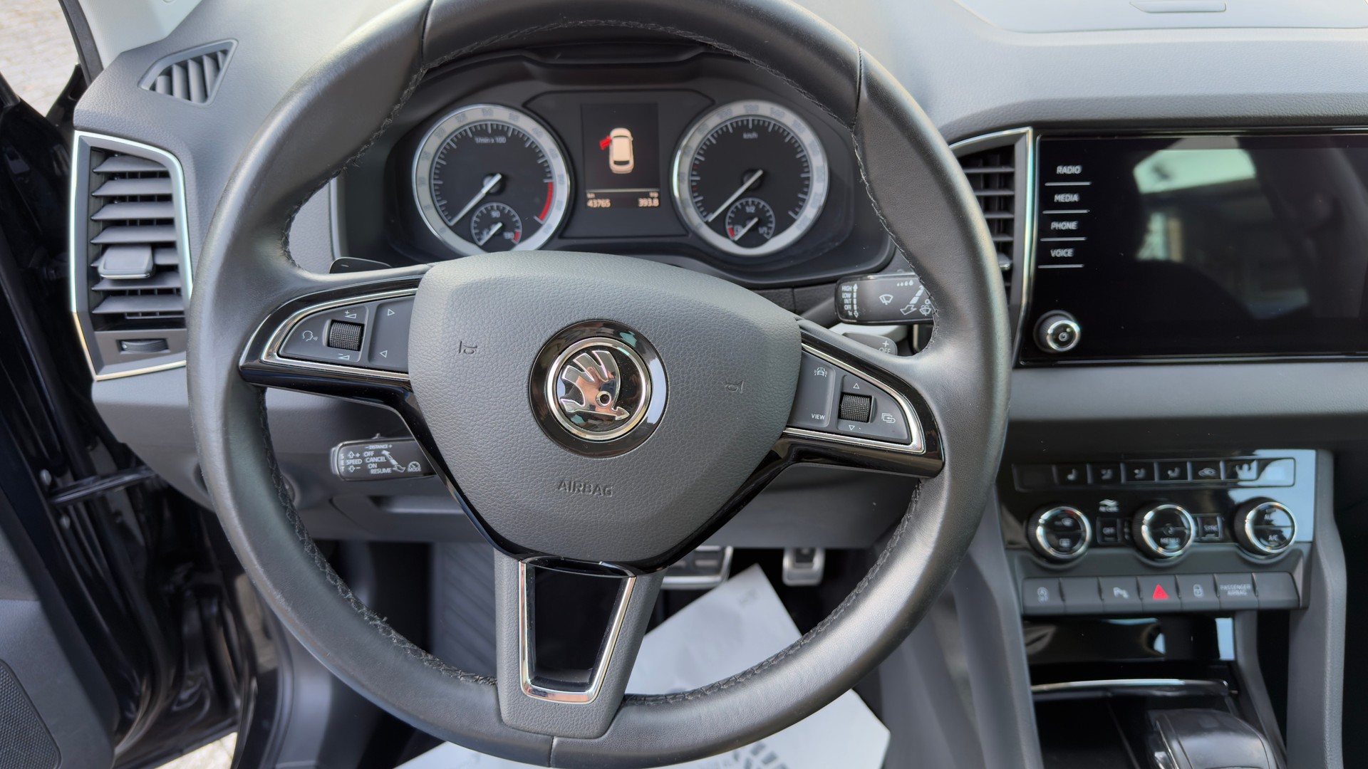 SKODA Karoq 1.6 TDI CR Smile-image-9