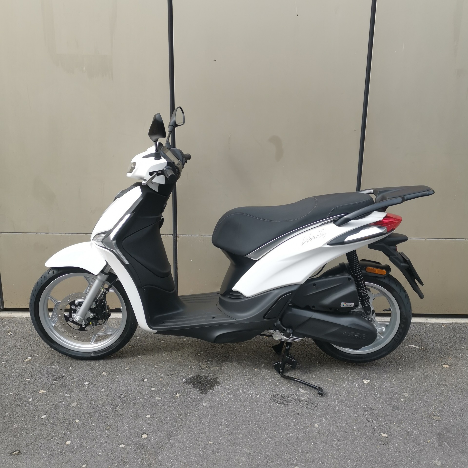 PIAGGIO Liberty 50 (45km/h)-showroom-element-3