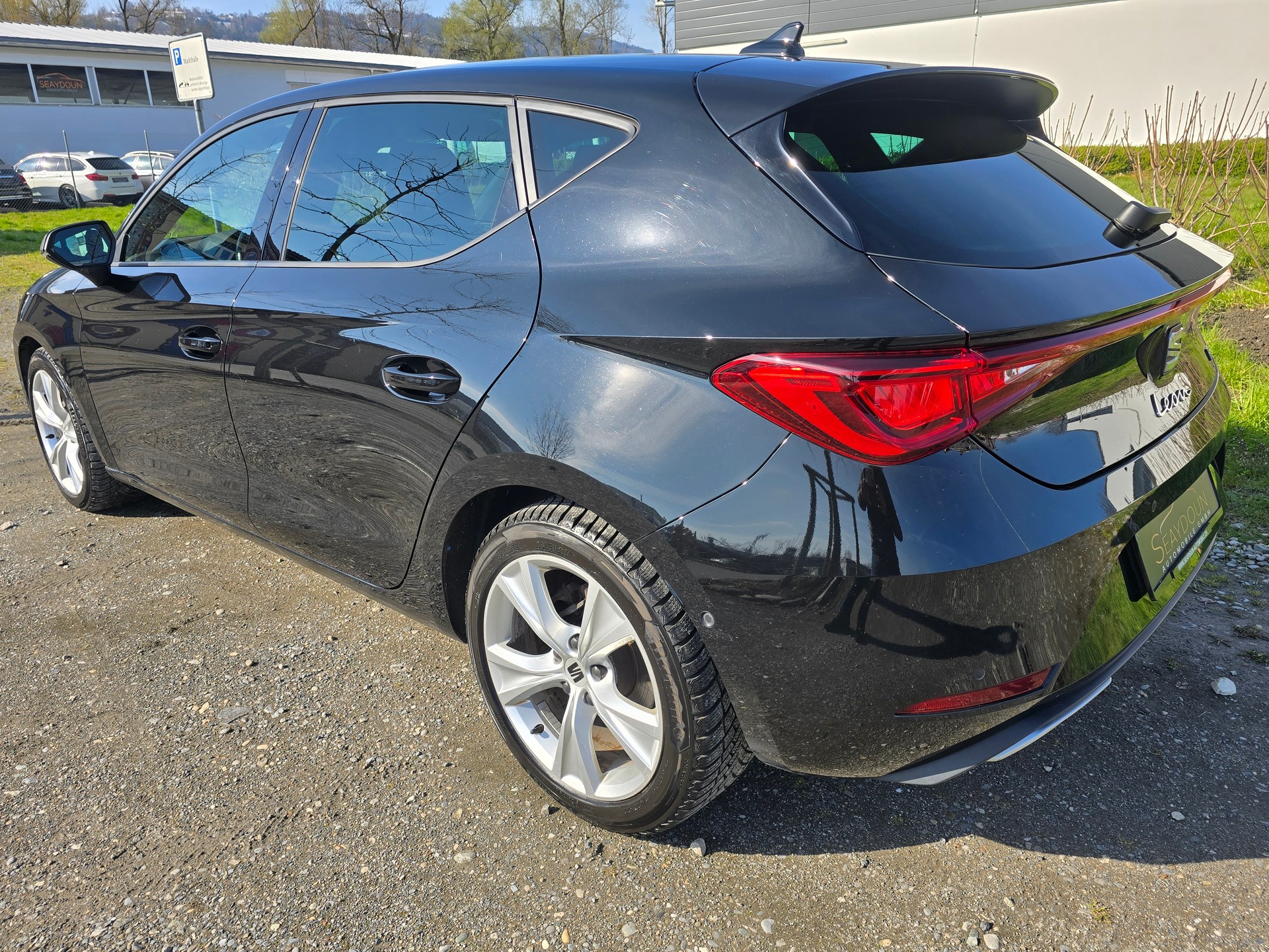 SEAT Leon 1.5 eTSI mHEV DSG FR-showroom-element-3