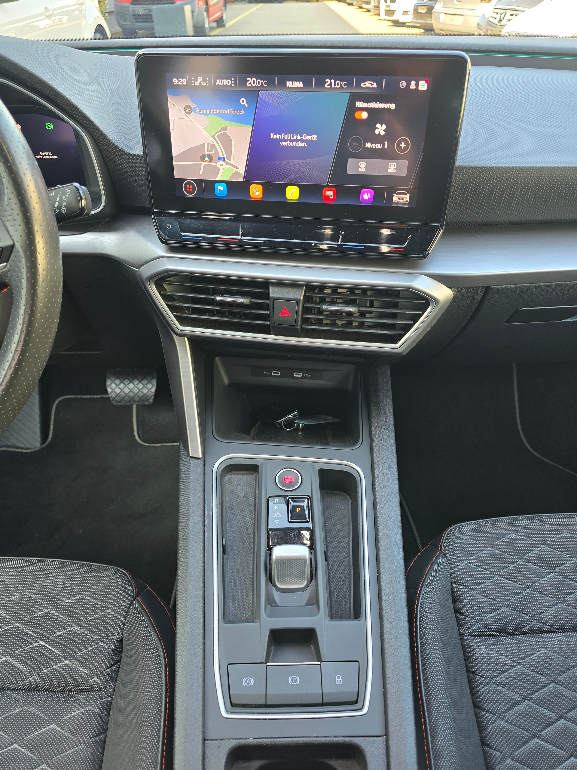 SEAT Leon 1.5 eTSI mHEV DSG FR-image-11