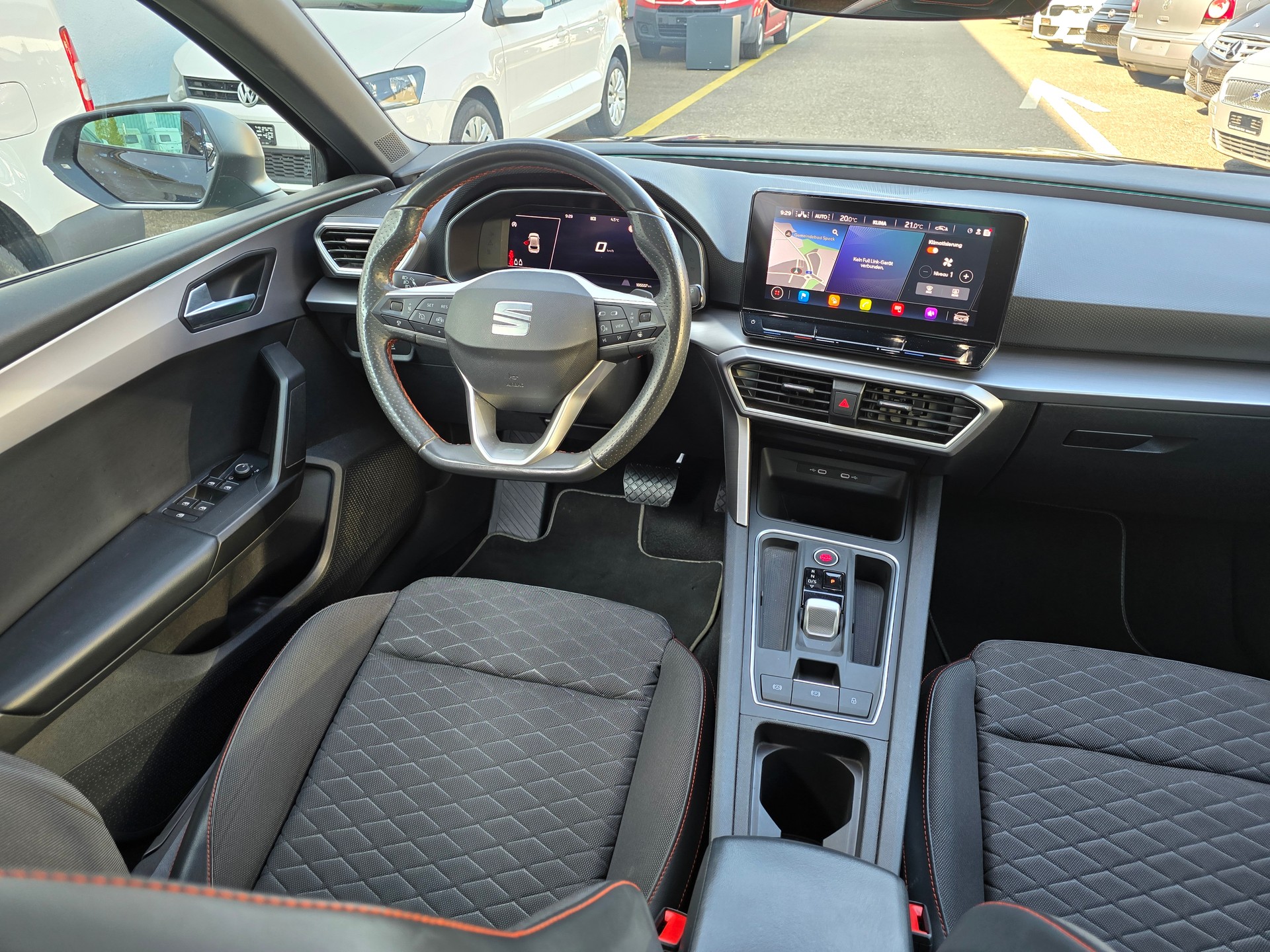 SEAT Leon 1.5 eTSI mHEV DSG FR-image-6