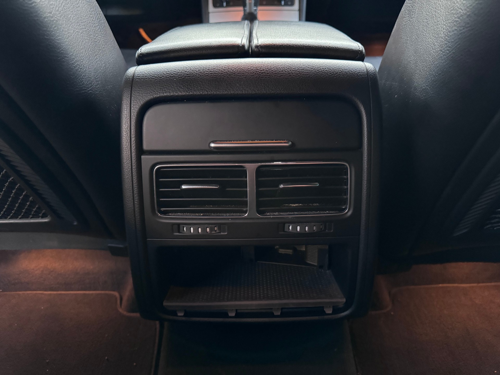 VW Touareg 3.0 TDI BlueMotion Technology Tiptronic-image-15