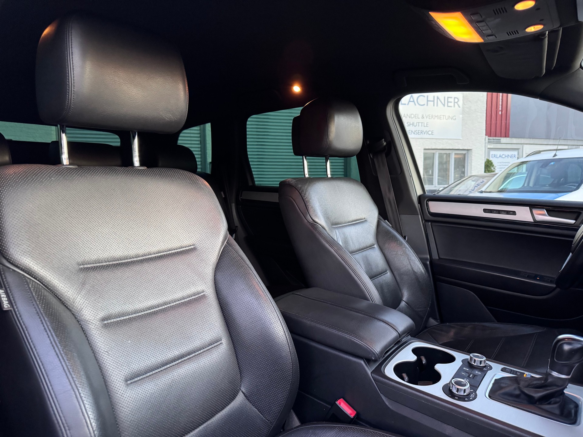 VW Touareg 3.0 TDI BlueMotion Technology Tiptronic-image-9