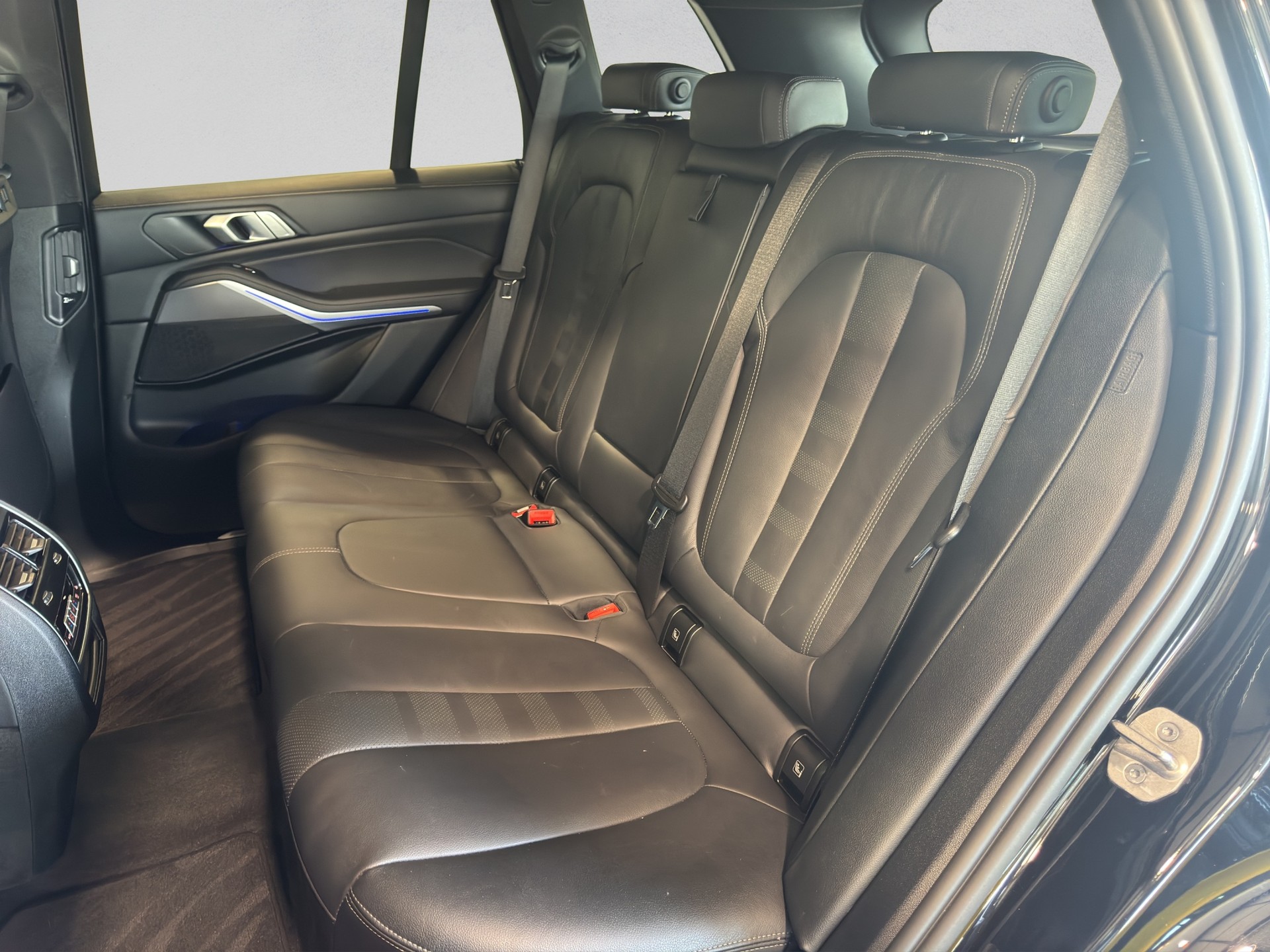 BMW X5 xDrive 48V 40i M Sport Steptronic-image-12