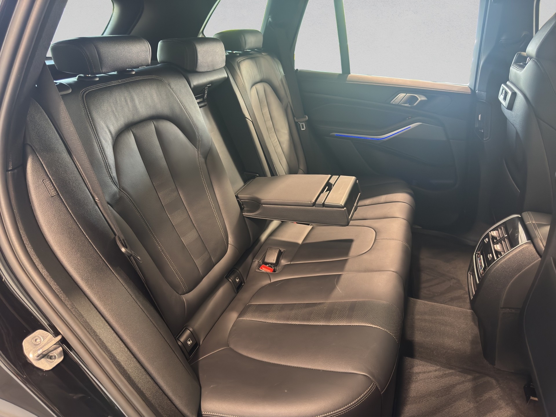 BMW X5 xDrive 48V 40i M Sport Steptronic-image-17