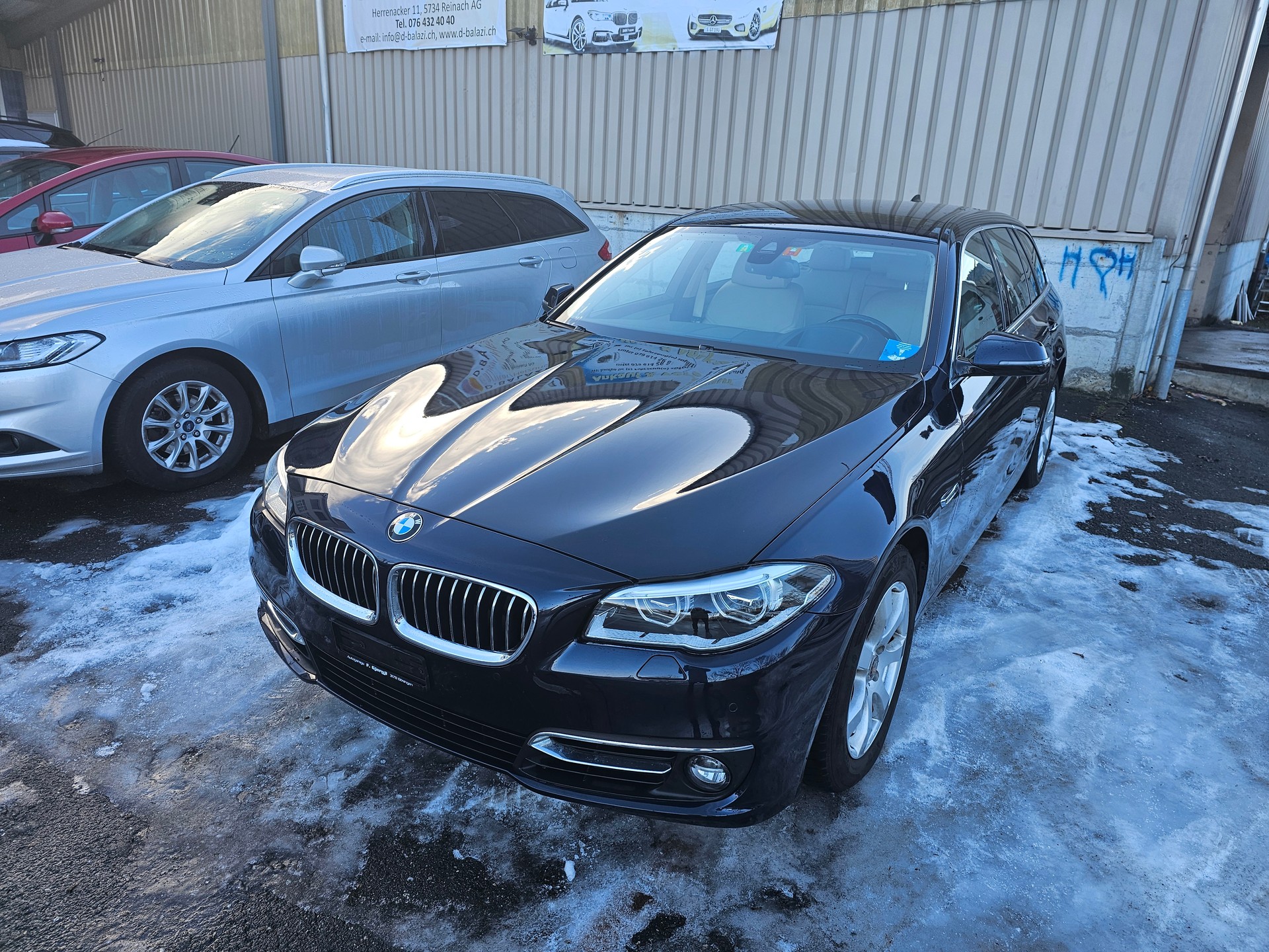 BMW 530d Touring xDrive Luxury Line Steptronic-image-1