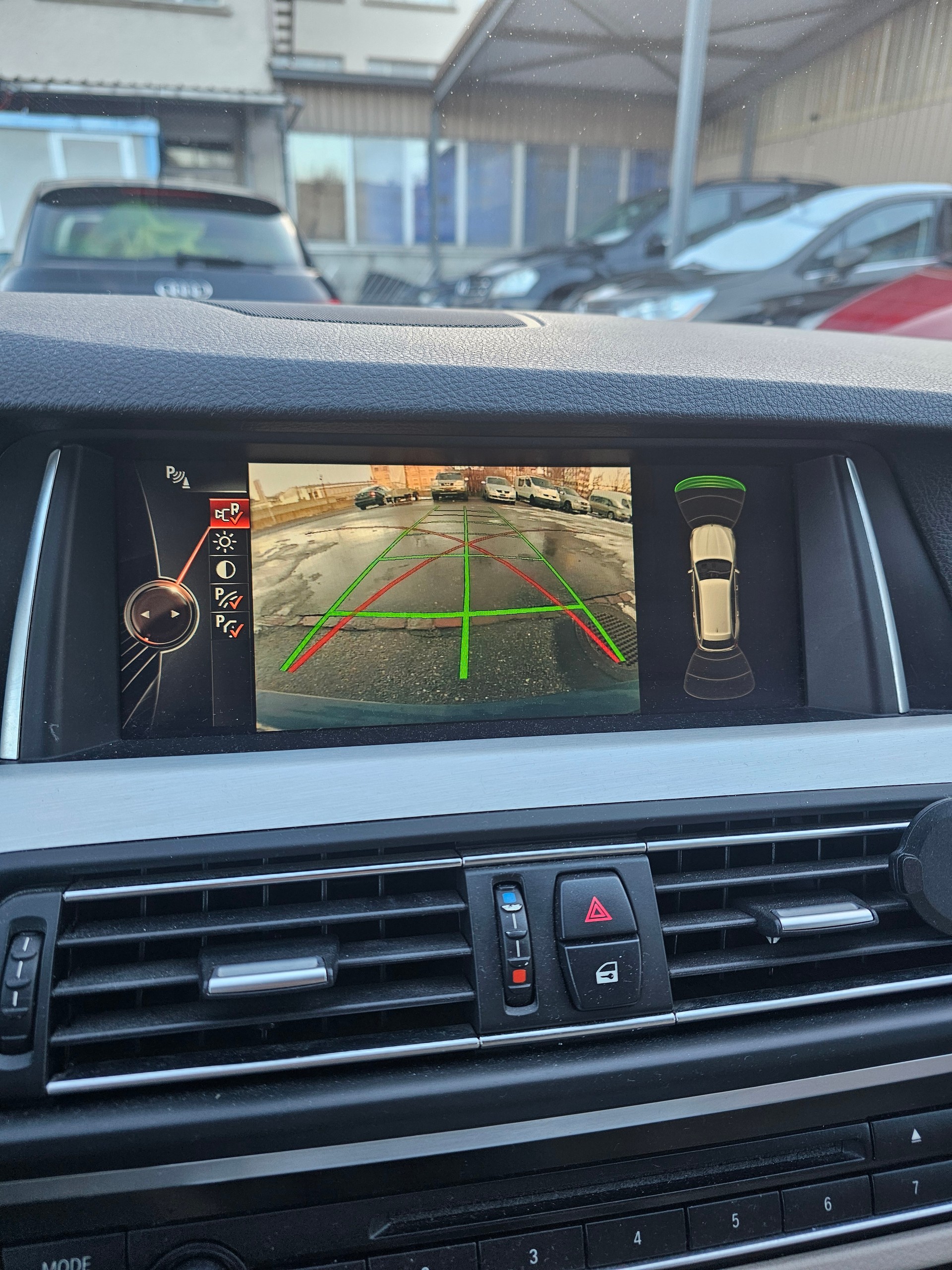 BMW 530d Touring xDrive Luxury Line Steptronic-image-9