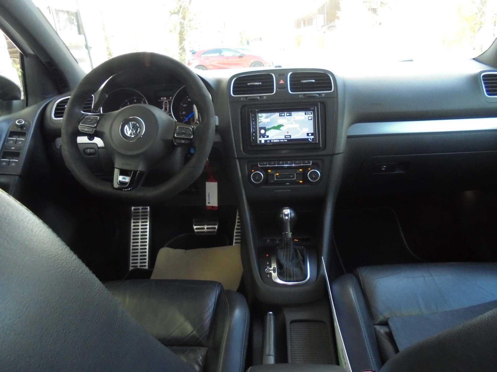 VW Golf 2.0 TSI R 4Motion DSG-image-5