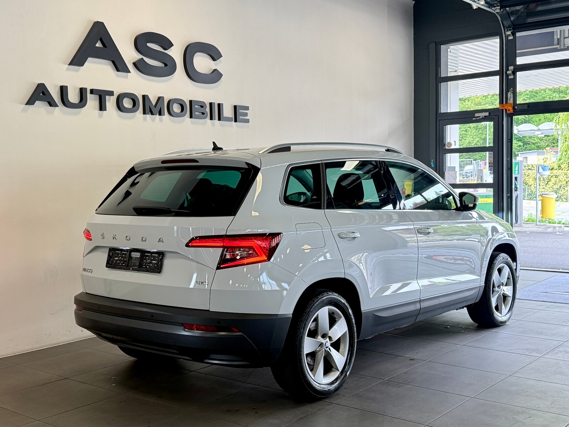 SKODA Karoq 2.0 TDI CR Ambition 4x4 DSG-showroom-element-2