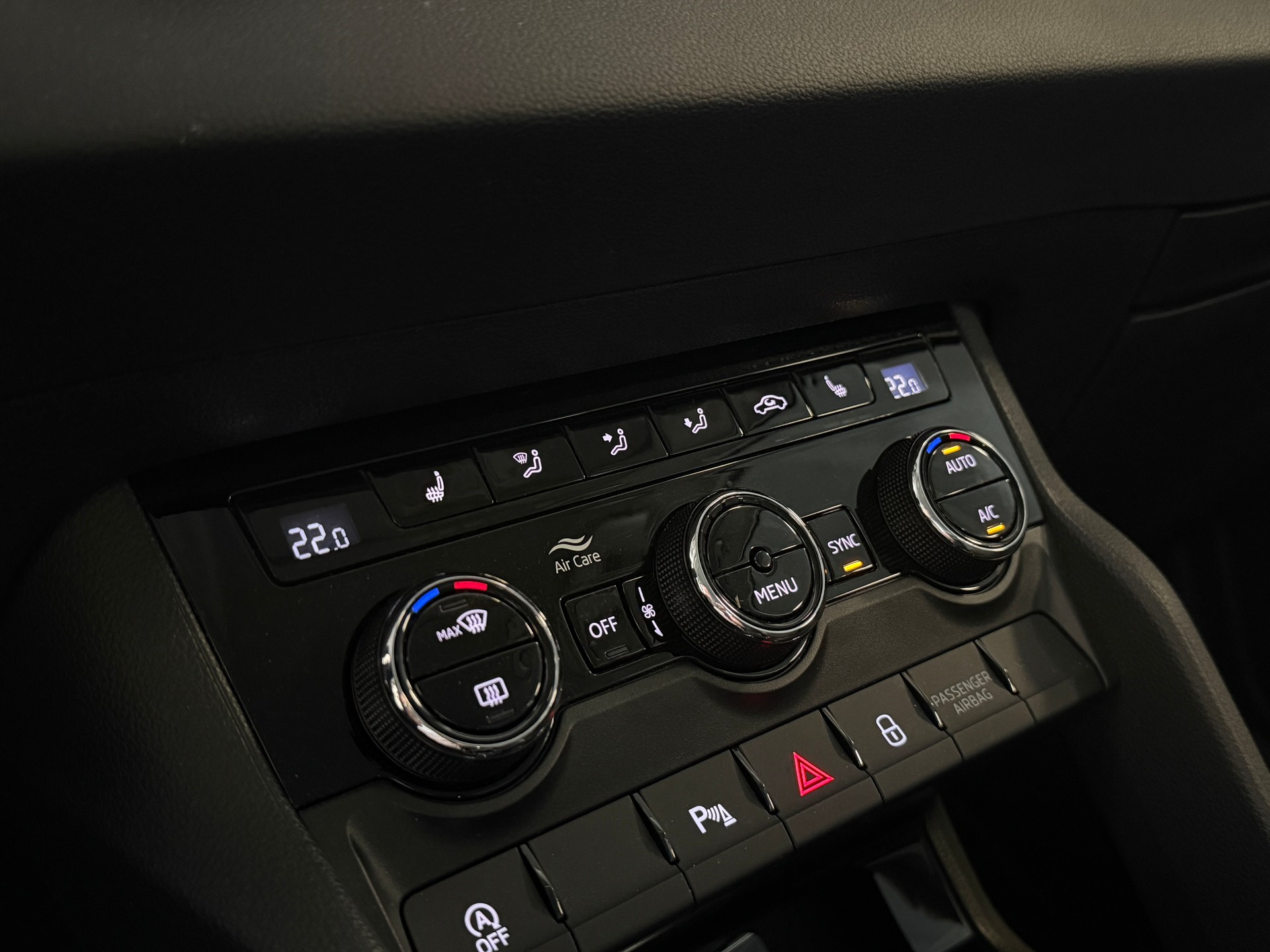 SKODA Karoq 2.0 TDI CR Ambition 4x4 DSG-image-7