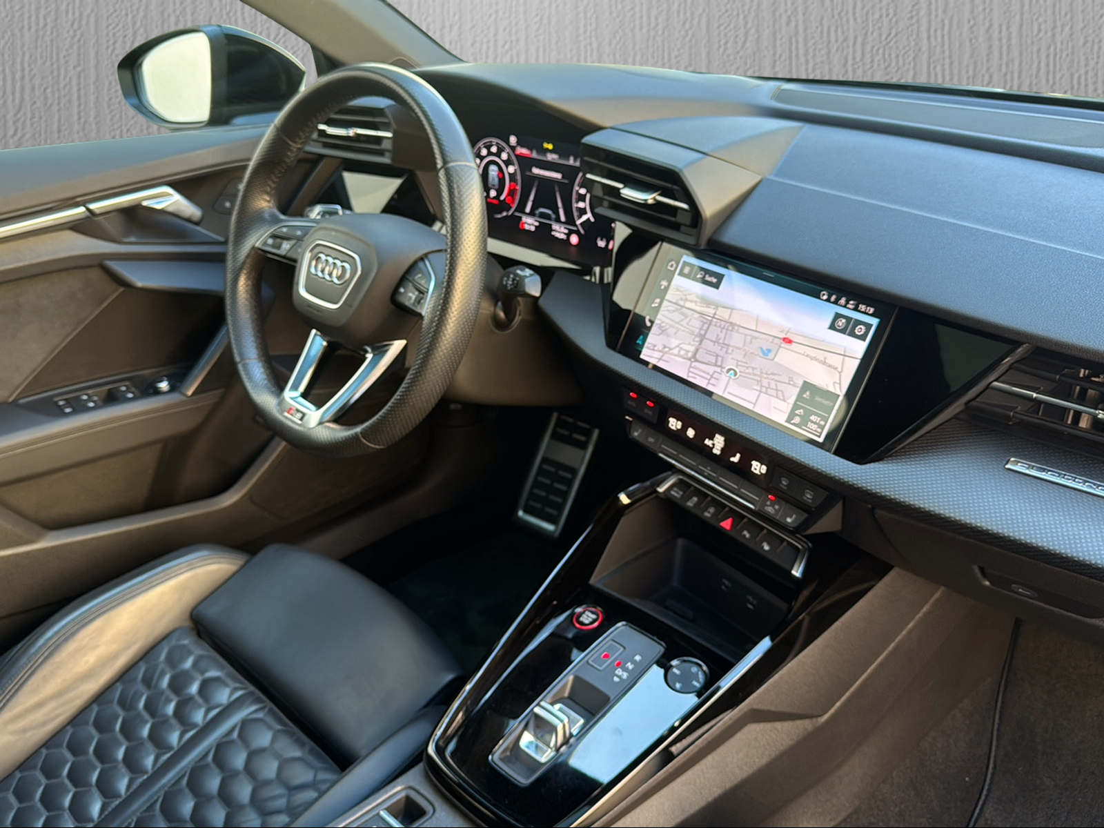 AUDI RS3 Sportback 2.5 TSI quattro S-tronic*Panoramadach*-image-11