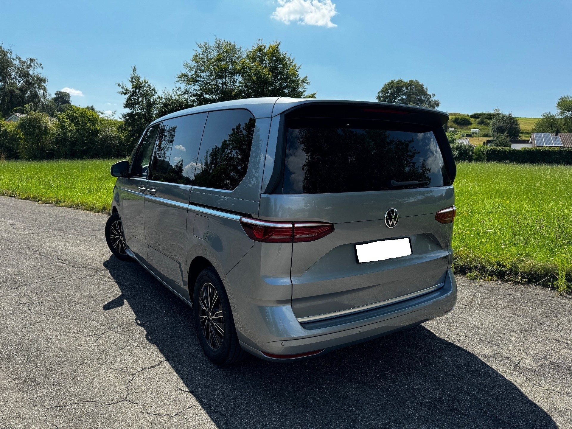 VW 2.0 TDI Style Liberty DSG-image-1