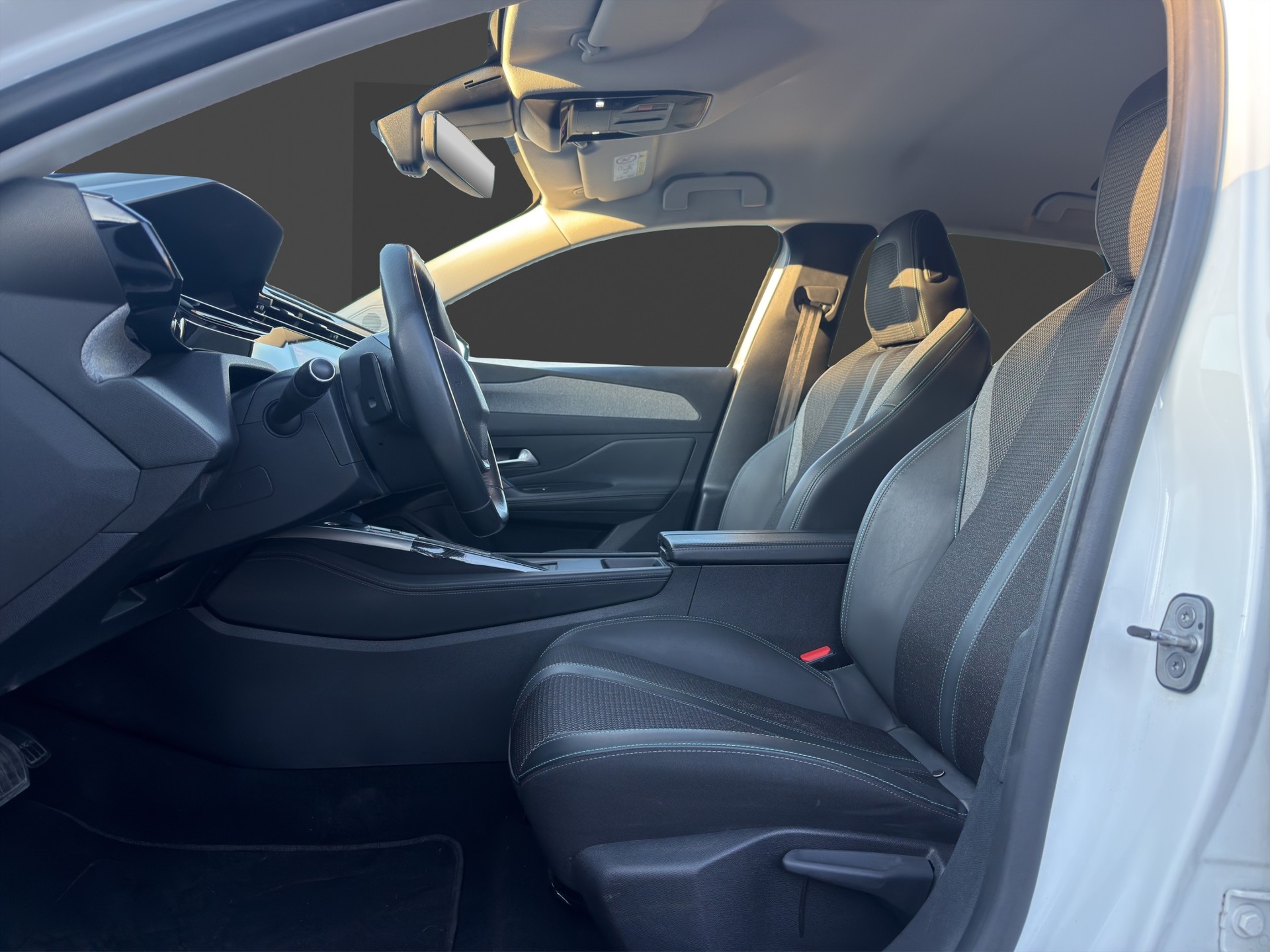 PEUGEOT 308 SW 1.5 BlueHDI Allure Pack EAT8-image-8