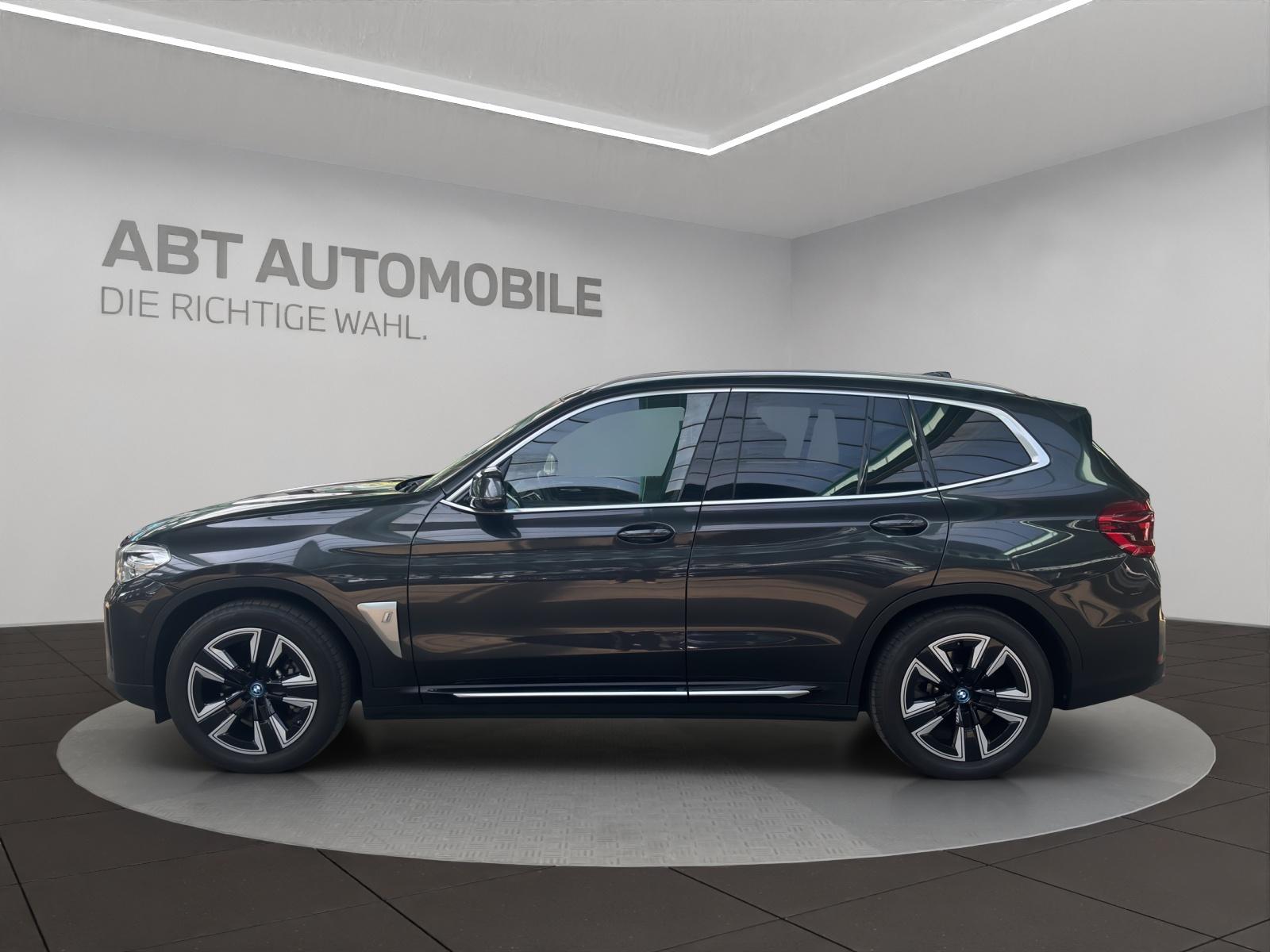 BMW iX3 E-Motor-showroom-element-3