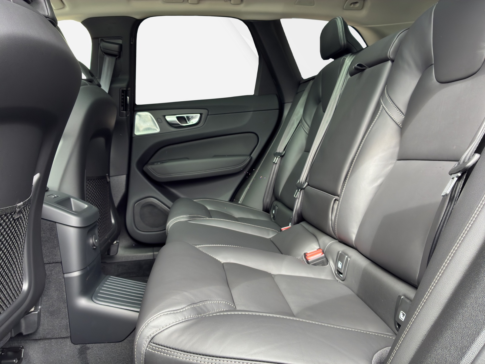 VOLVO XC60 2.0 T8 TE Ultra Bright eAWD-image-13