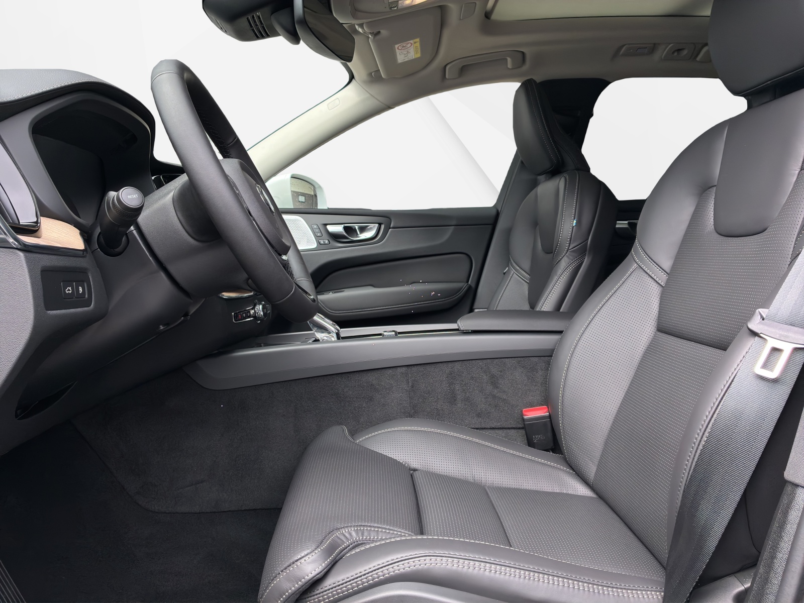 VOLVO XC60 2.0 T8 TE Ultra Bright eAWD-image-9