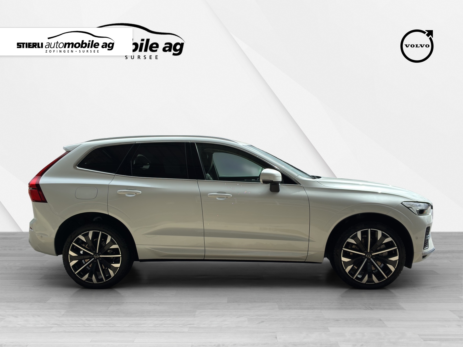 VOLVO XC60 2.0 T8 TE Ultra Bright eAWD-showroom-element-3