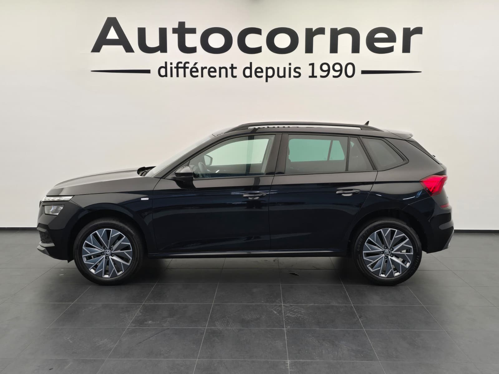 SKODA Kamiq 1.5 TSI Tour DSG-showroom-element-1