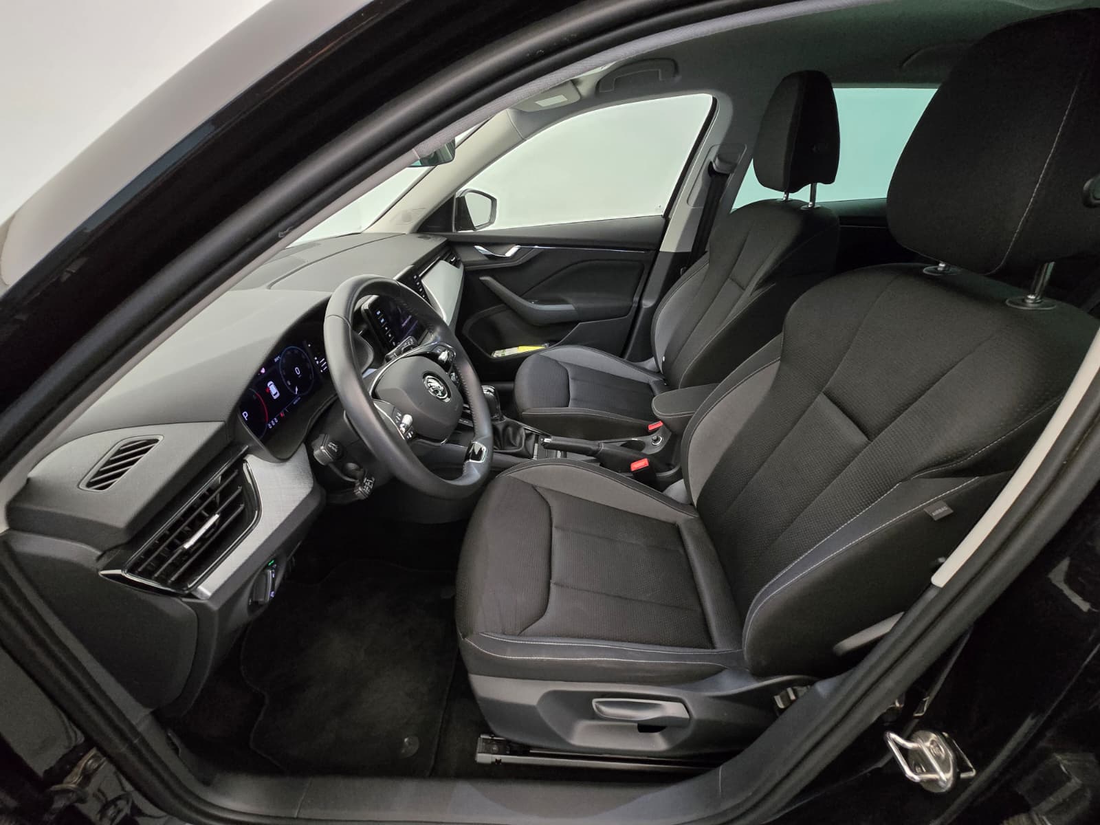 SKODA Kamiq 1.5 TSI Tour DSG-image-11