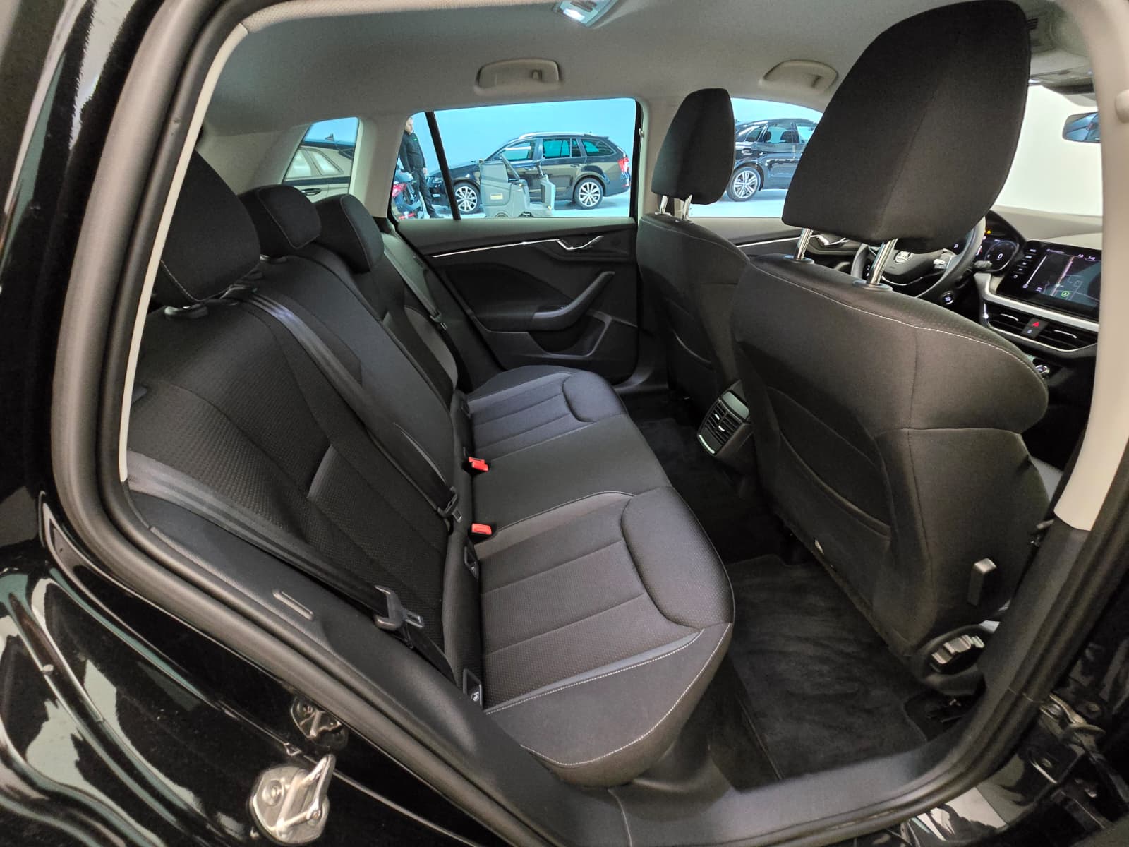 SKODA Kamiq 1.5 TSI Tour DSG-image-14