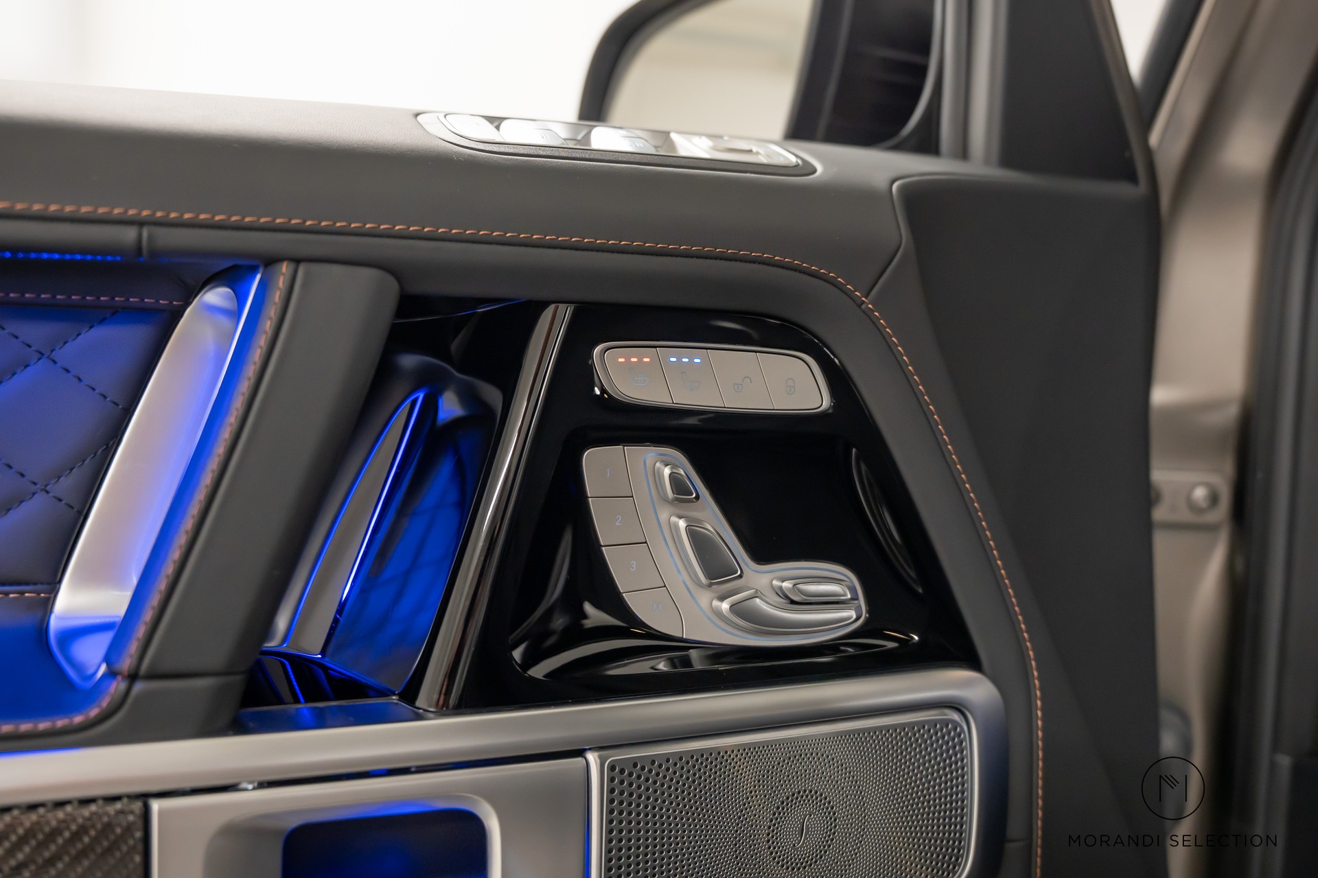 MERCEDES-BENZ G 63 AMG-image-19