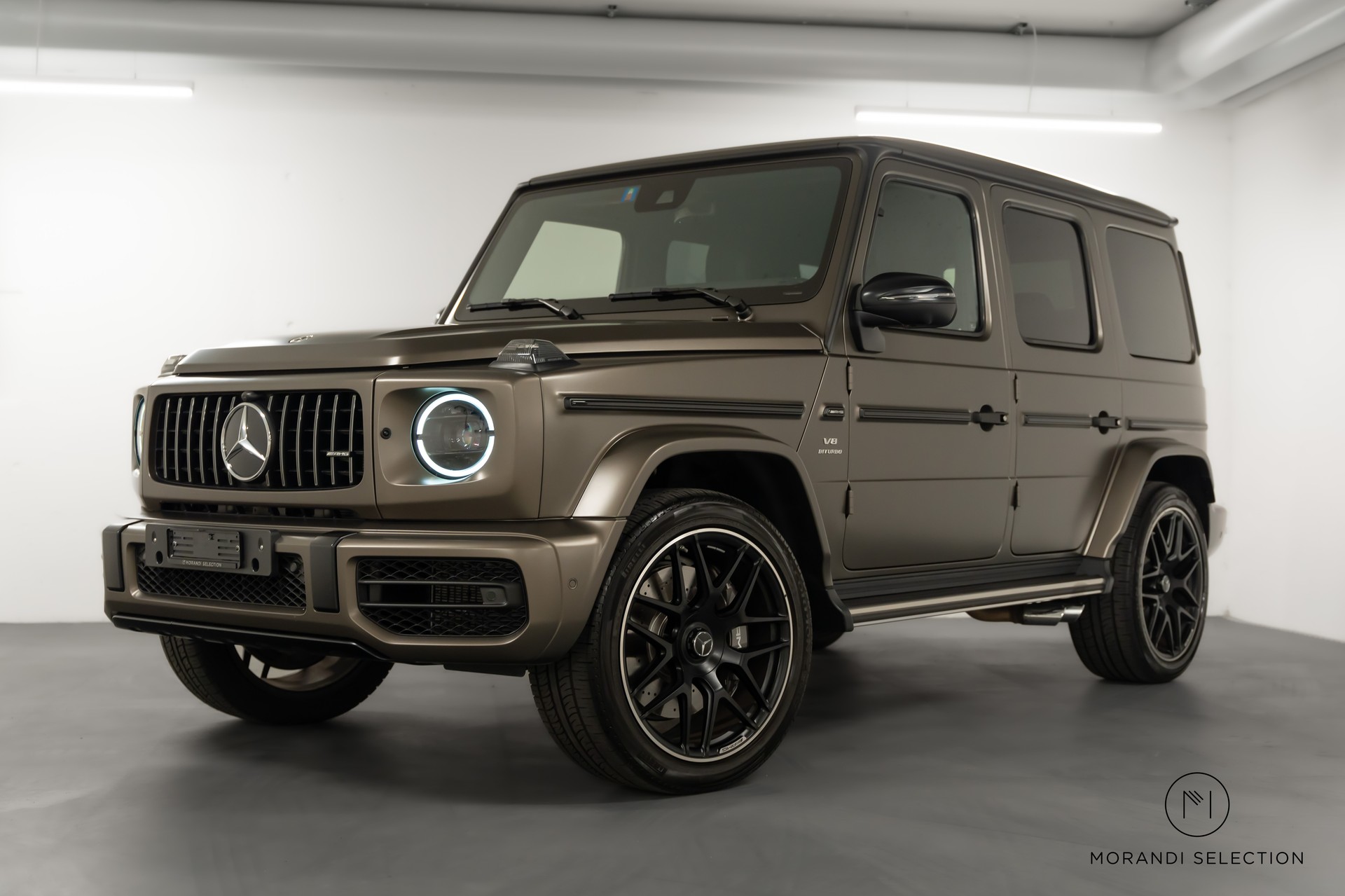 MERCEDES-BENZ G 63 AMG-showroom-element-1