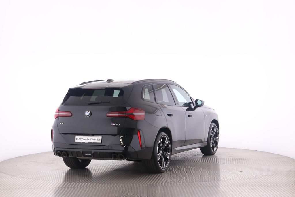 BMW X3 M50i-showroom-element-1