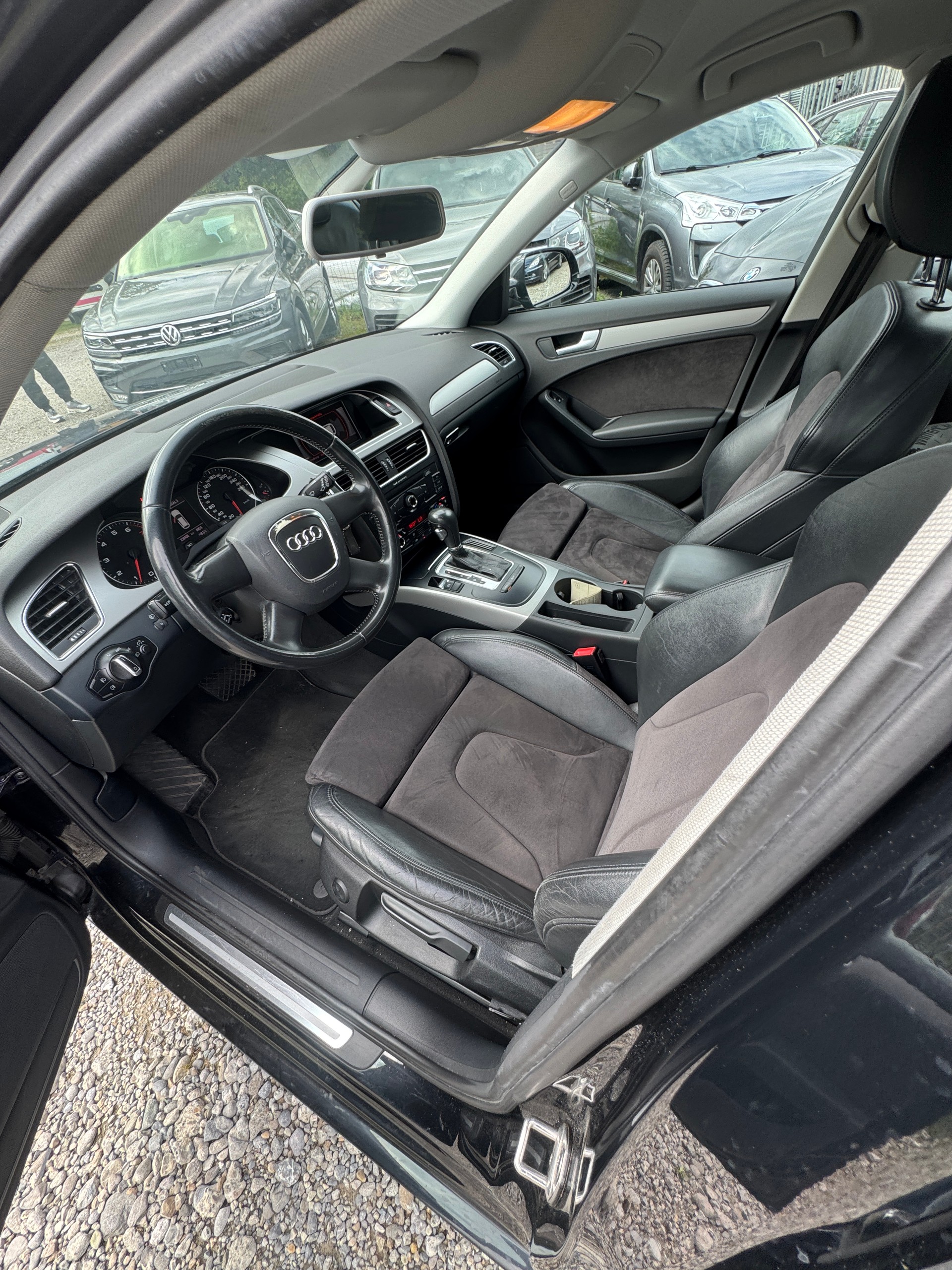 AUDI A4 Avant 2.0 TFSI multitronic-image-10
