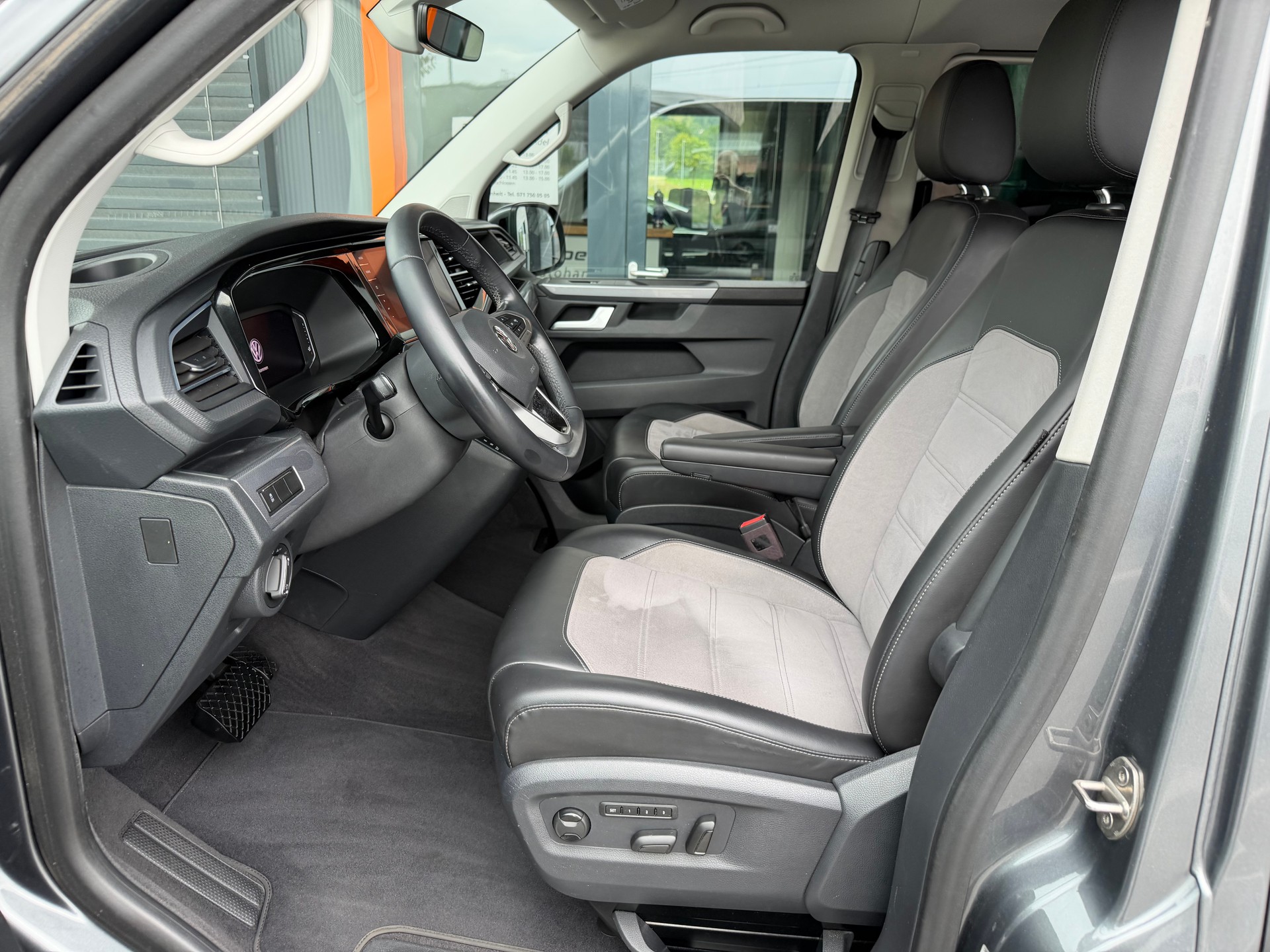 VW T6.1 Multivan 2.0 Bi-TDI Highline 4Motion DSG-image-8