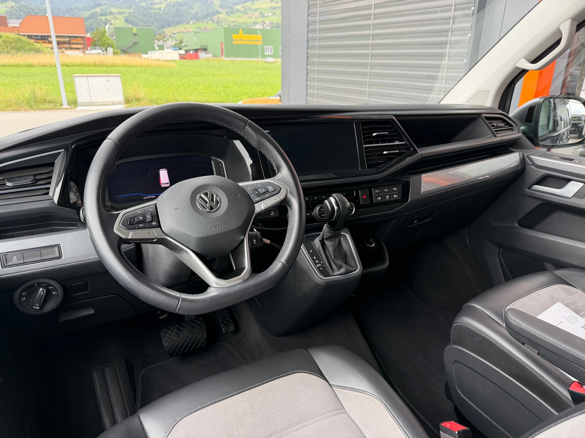 VW T6.1 Multivan 2.0 Bi-TDI Highline 4Motion DSG-image-6