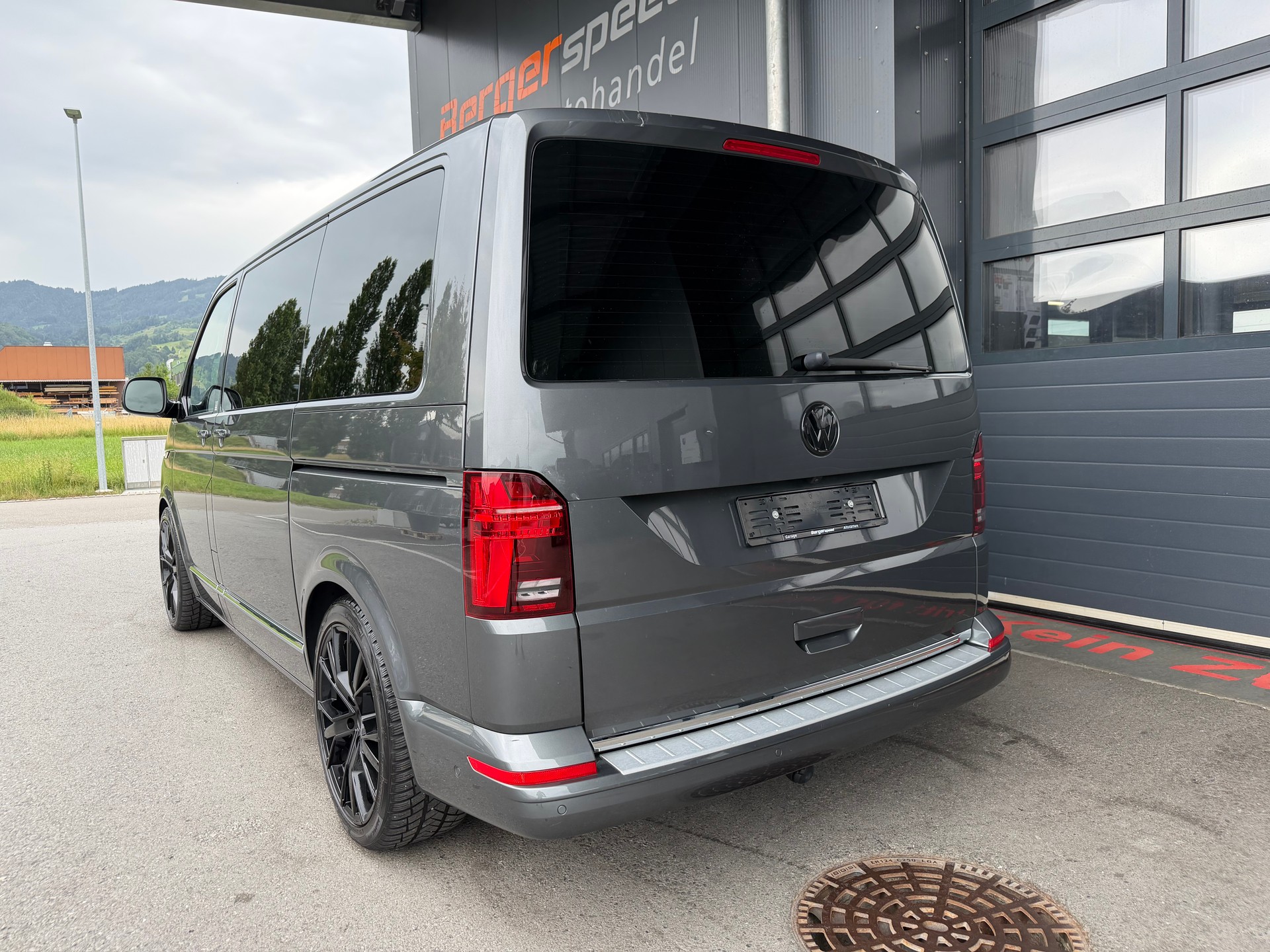 VW T6.1 Multivan 2.0 Bi-TDI Highline 4Motion DSG-image-4