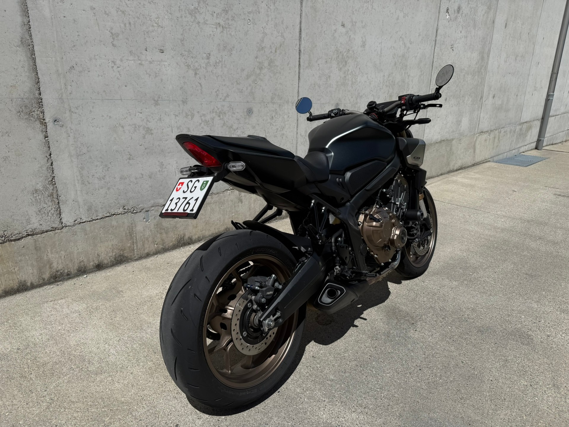 HONDA CB650R-image-2
