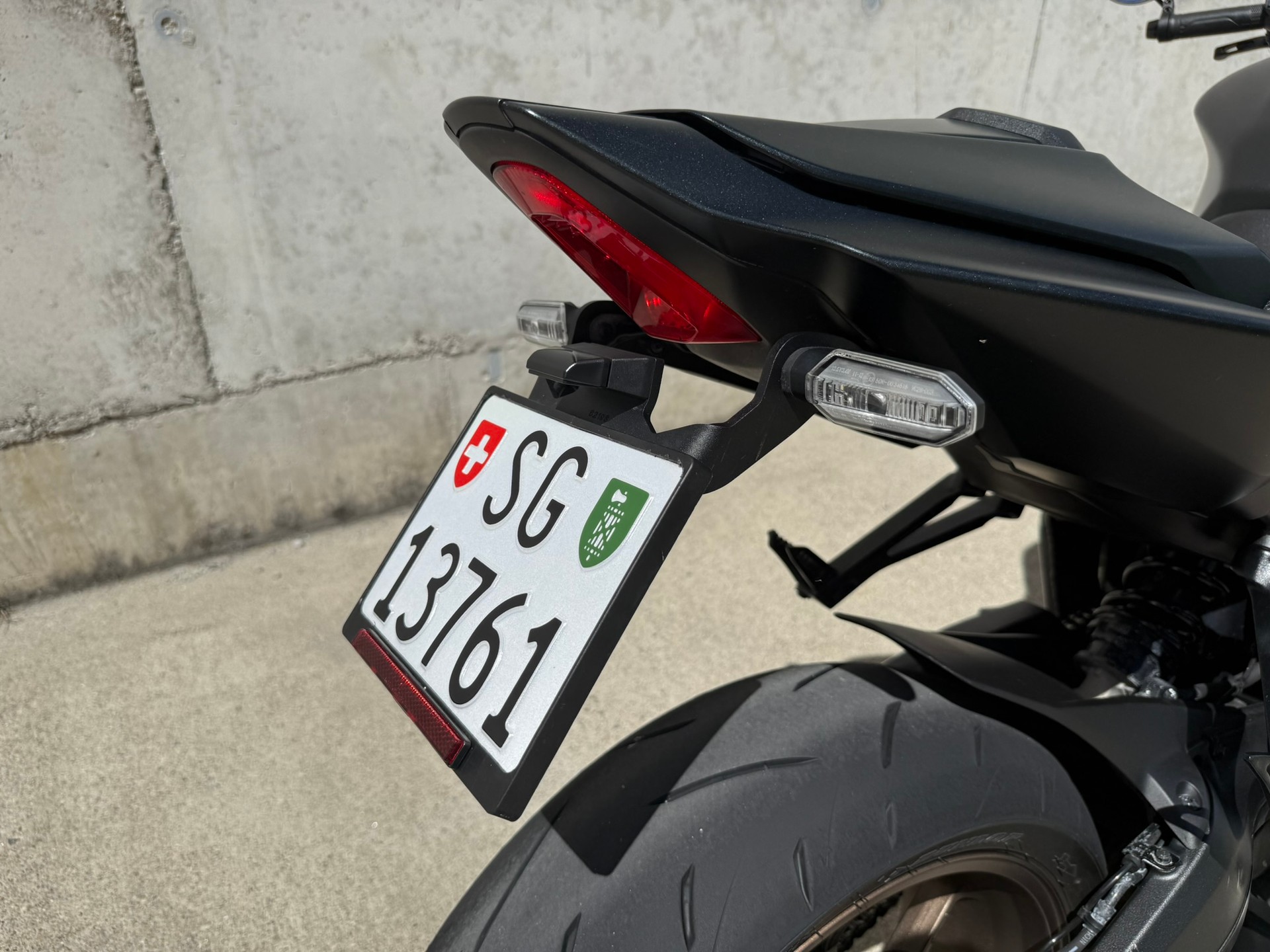 HONDA CB650R-image-5