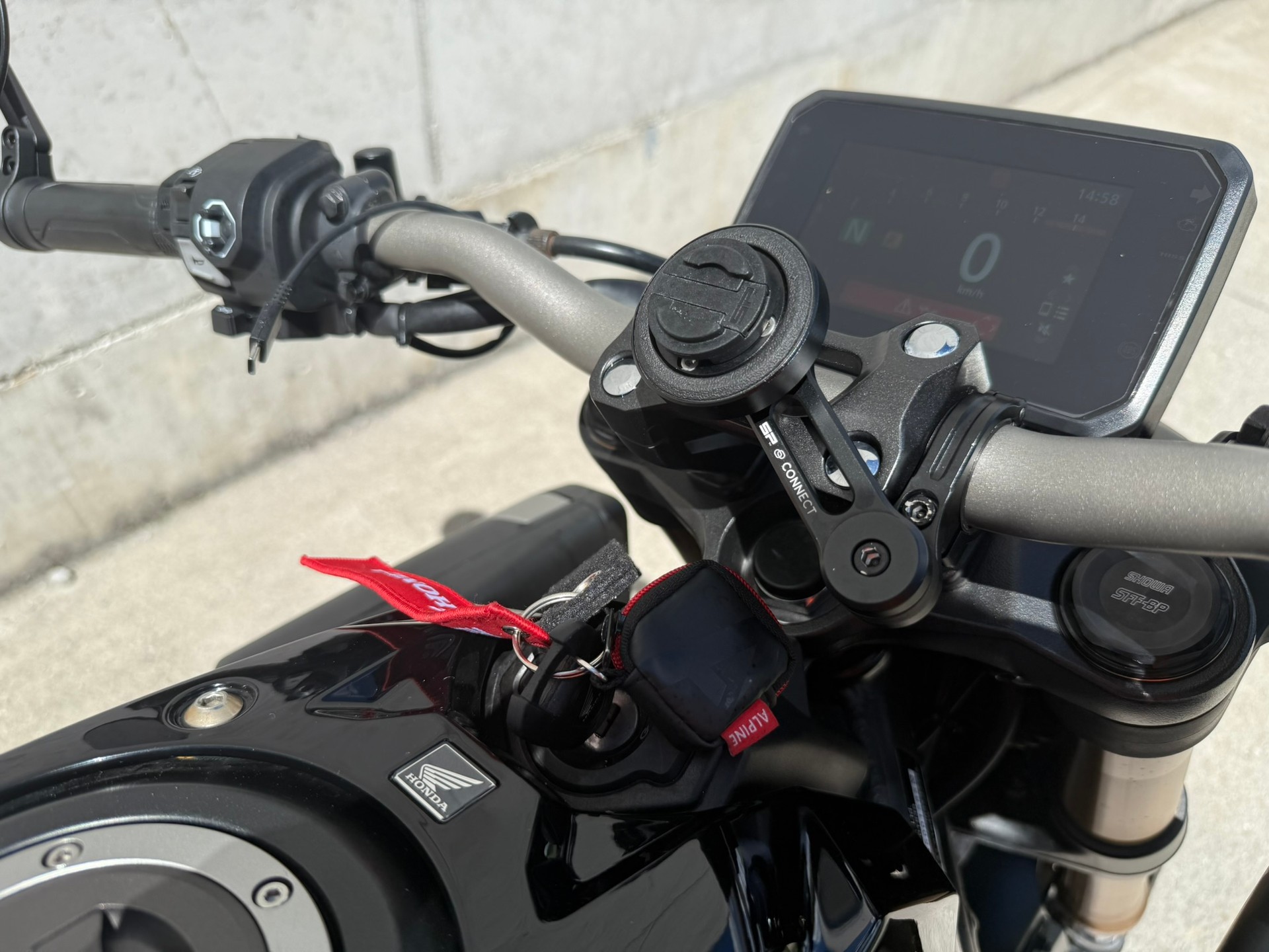 HONDA CB650R-image-7