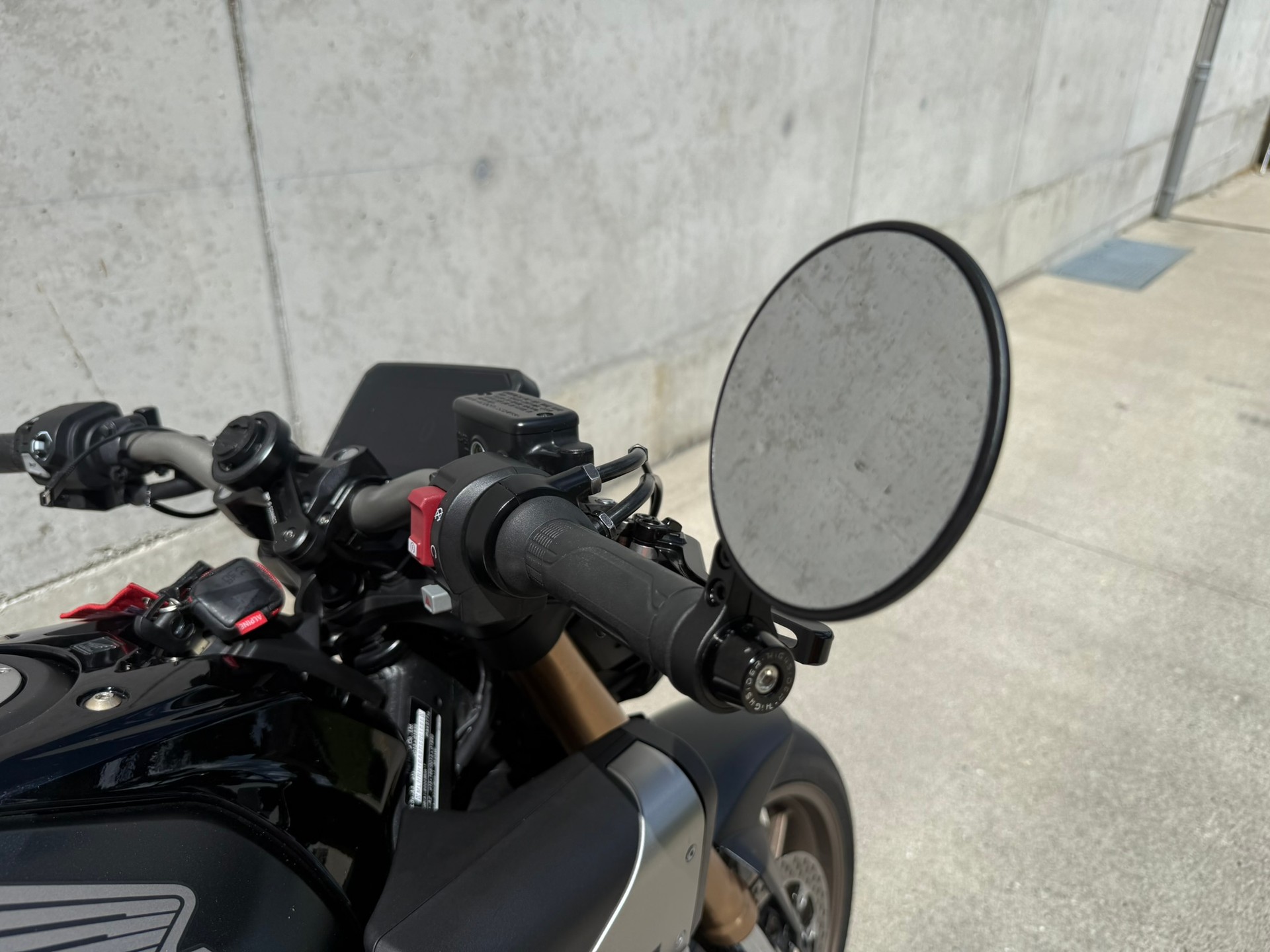 HONDA CB650R-image-6