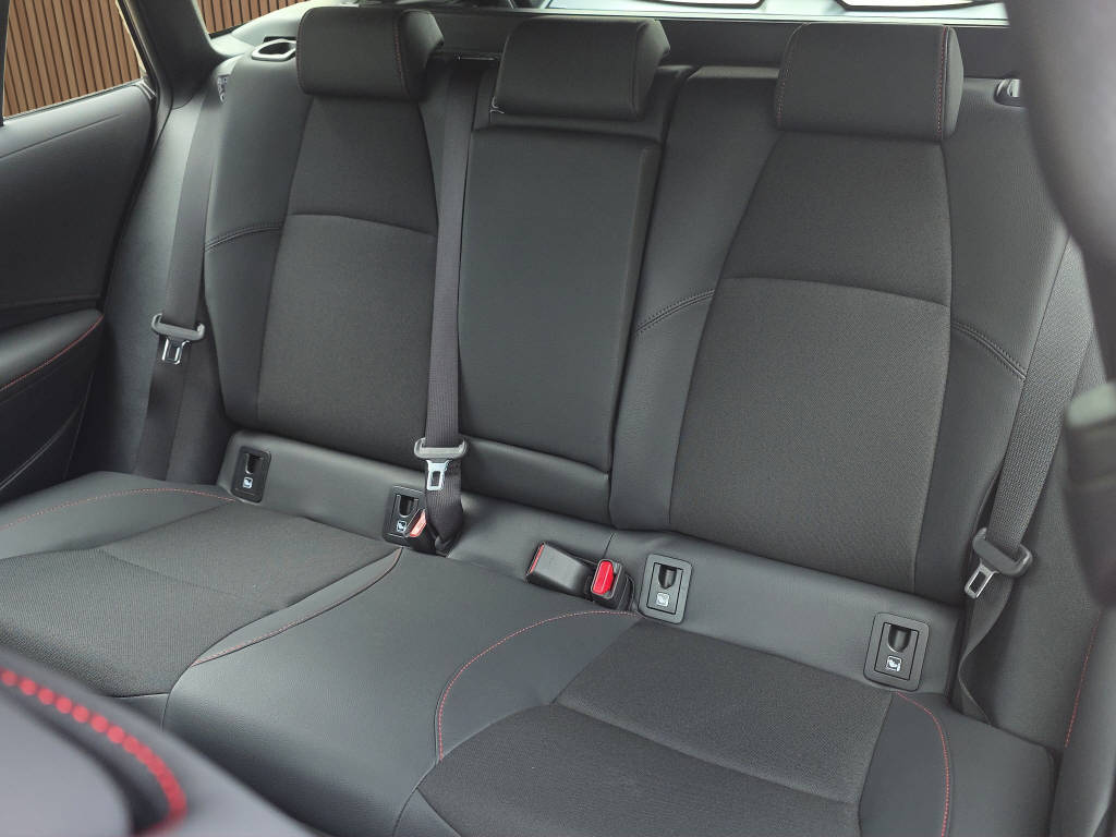 TOYOTA Corolla Touring Sports 2.0 HSD GR-Sport + e-CVT Automat-image-17