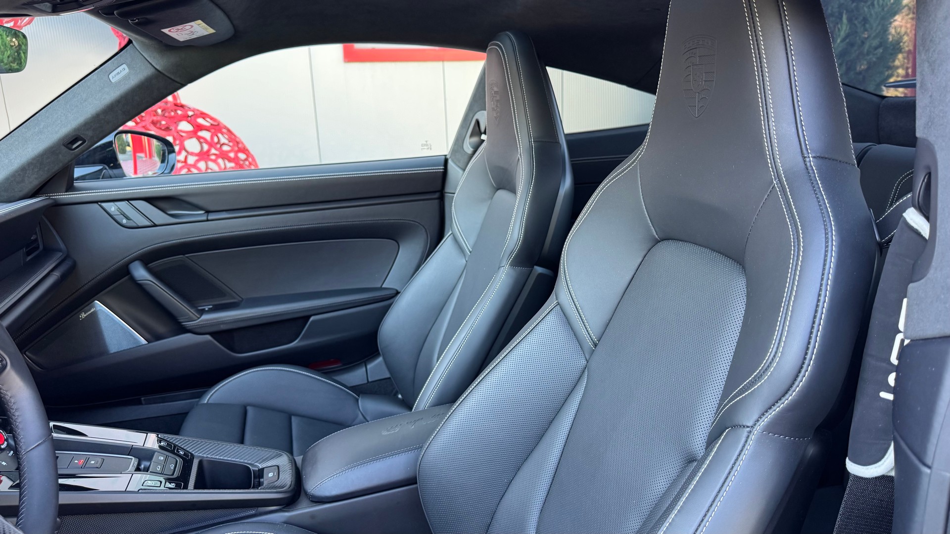 PORSCHE 911 Carrera 4 GTS PDK essence/électrique/ Hybride-image-21