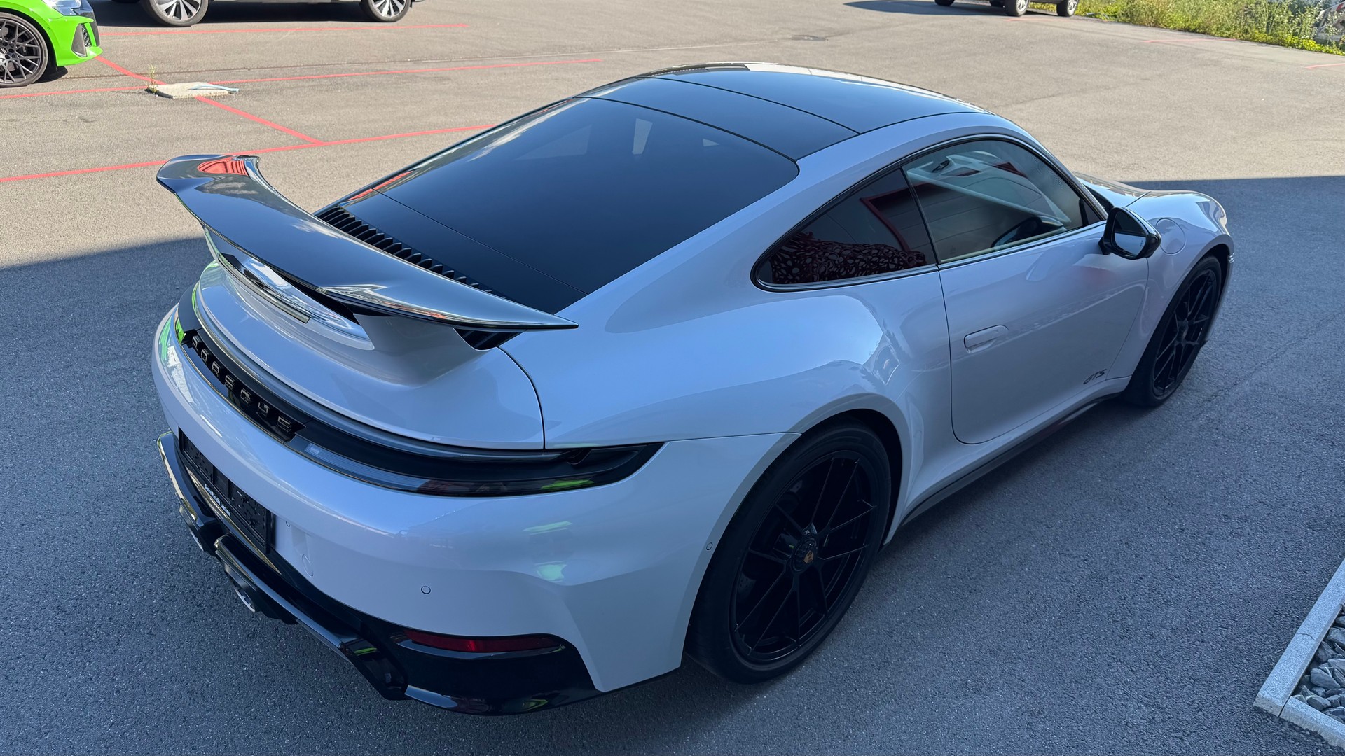 PORSCHE 911 Carrera 4 GTS PDK essence/électrique/ Hybride-image-9