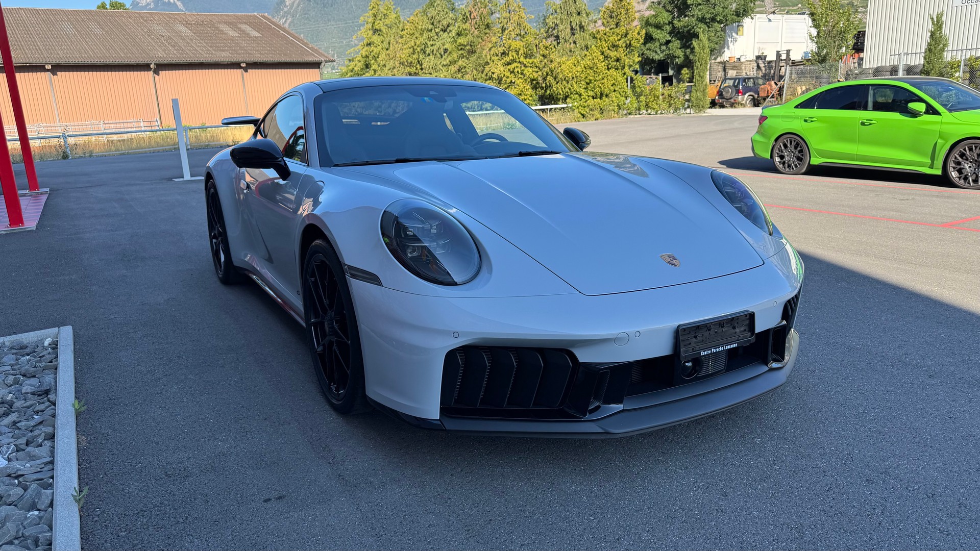 PORSCHE 911 Carrera 4 GTS PDK essence/électrique/ Hybride-showroom-element-1