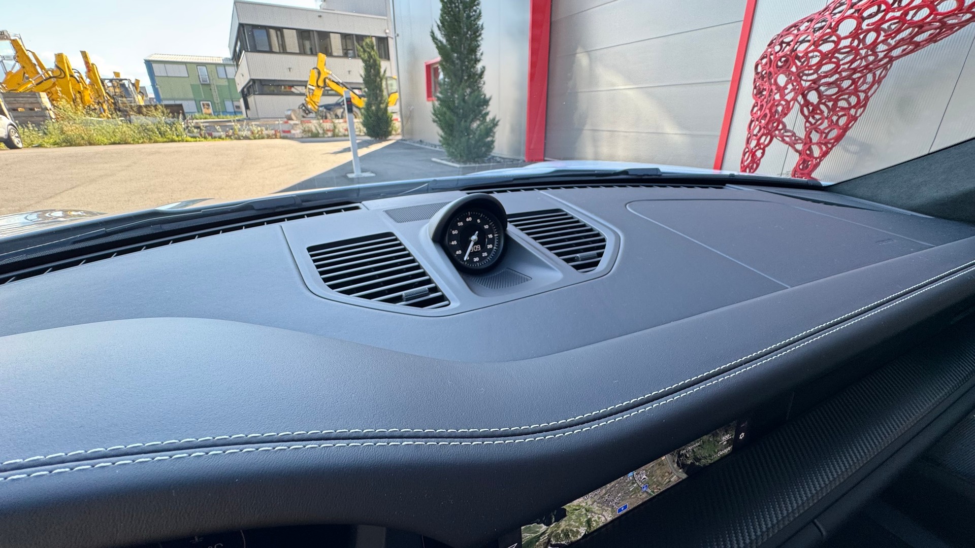 PORSCHE 911 Carrera 4 GTS PDK essence/électrique/ Hybride-image-29