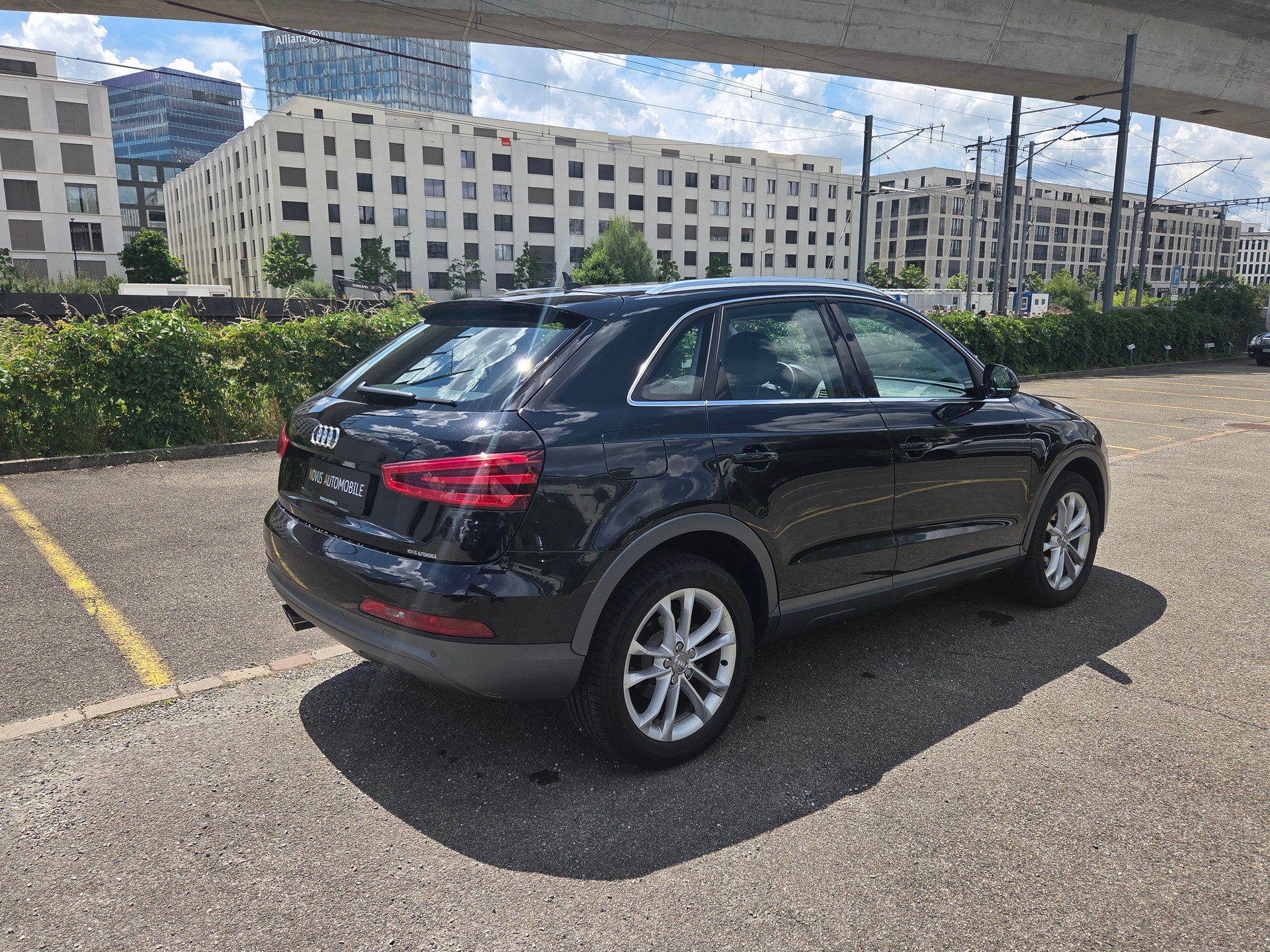 AUDI Q3 2.0 TDI quattro S-tronic-image-4