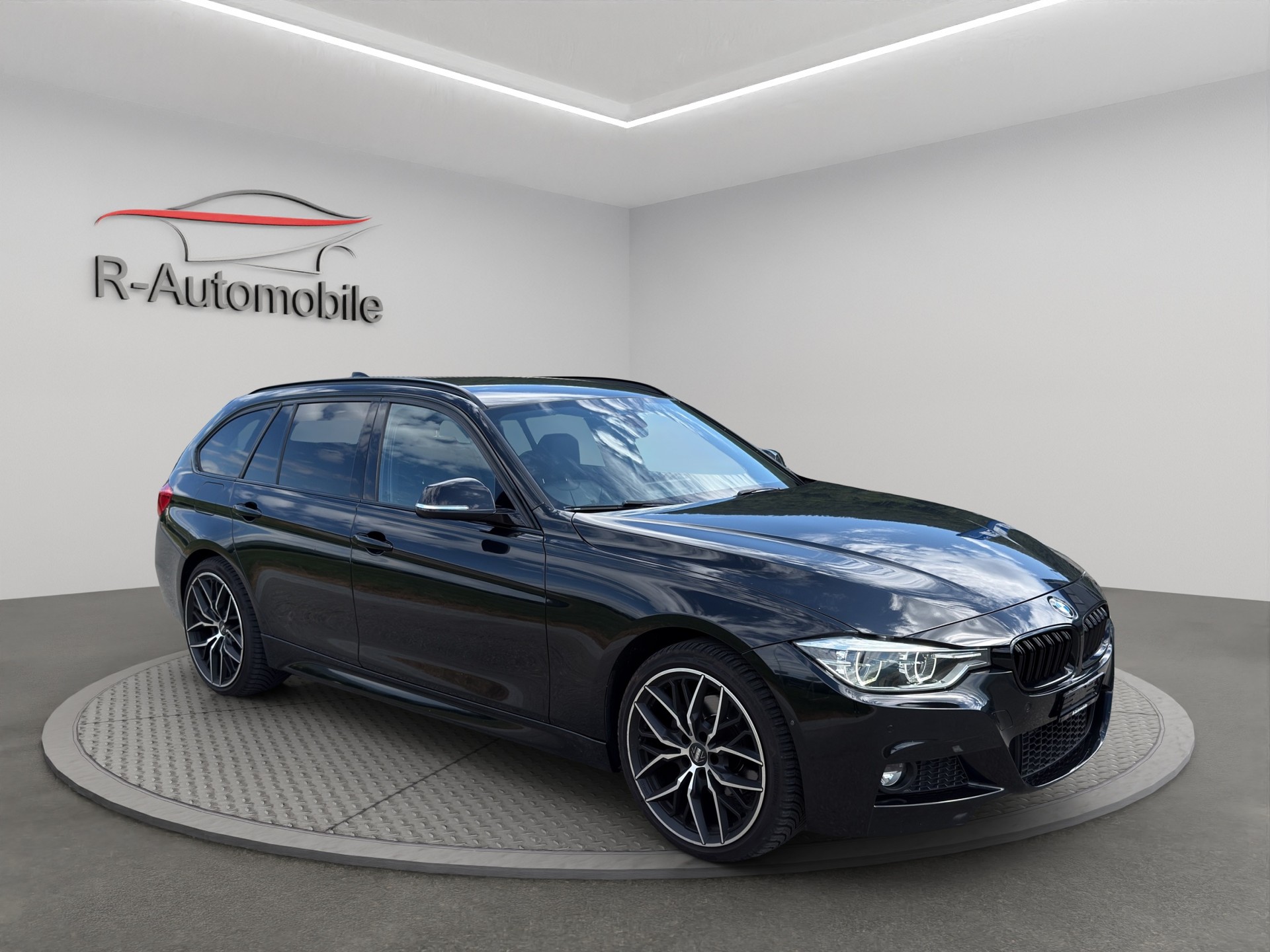 BMW 320d xDrive Touring M Sport Line Steptronic-image-6