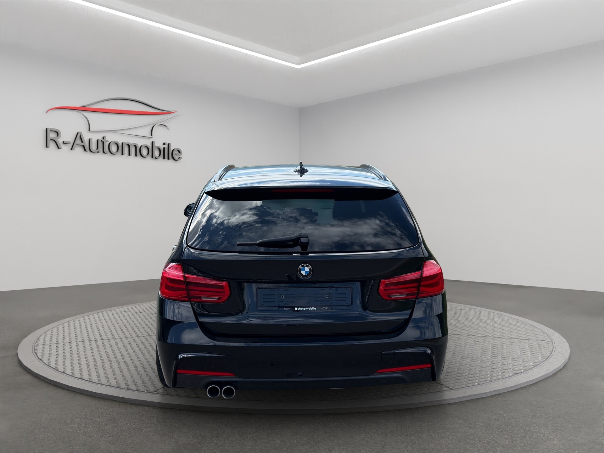 BMW 320d xDrive Touring M Sport Line Steptronic-image-3