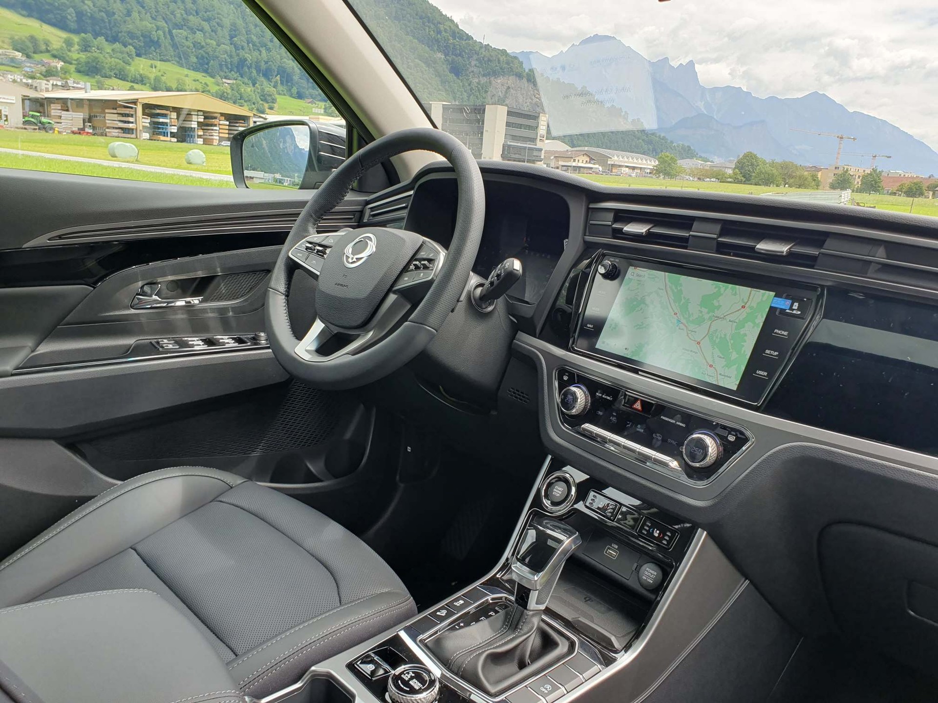 KGM-SsangYong Korando 1.5 Turbo GDi Titanium 4WD-image-9
