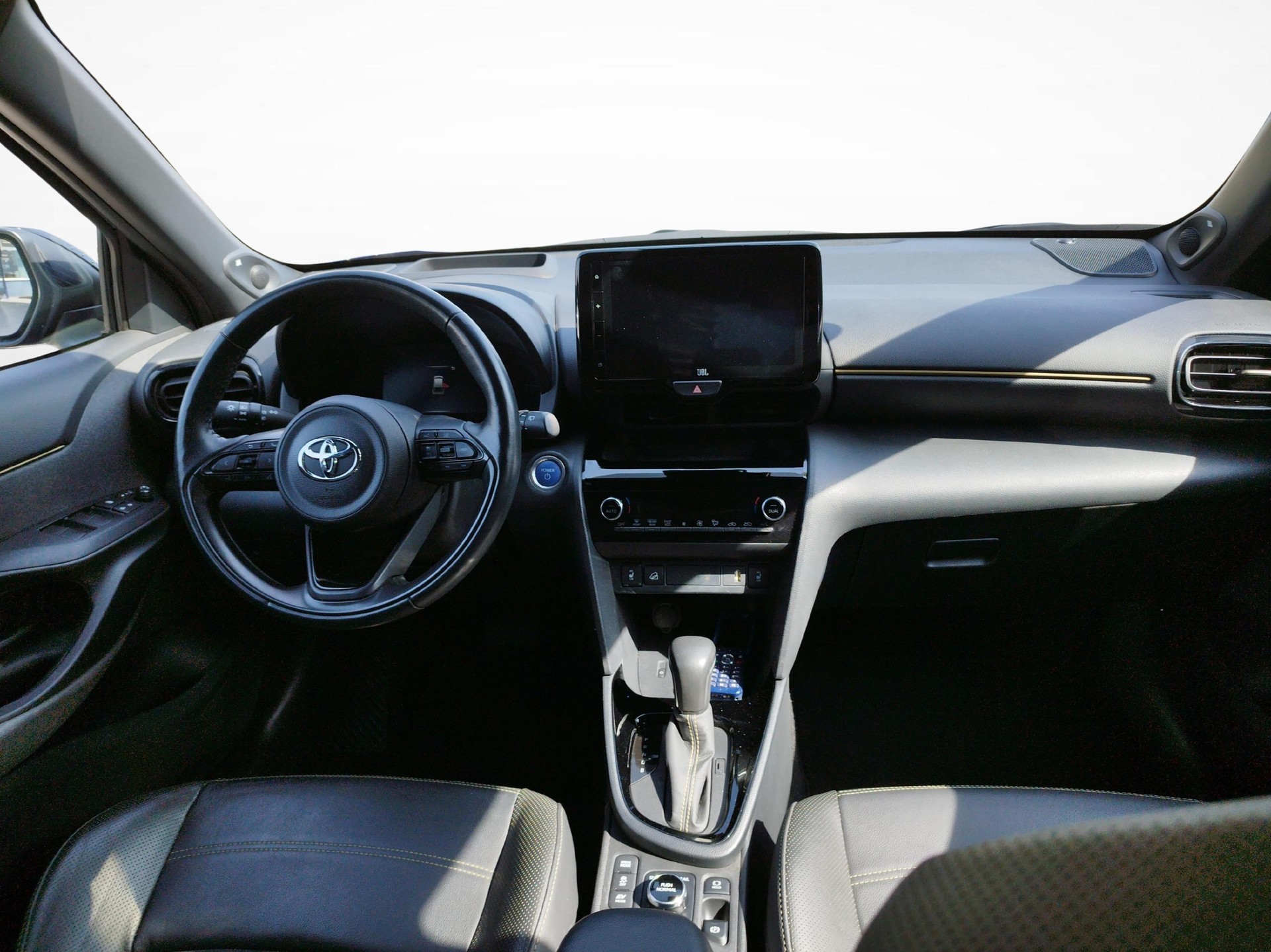 TOYOTA Yaris Cross 1.5 VVT-i HSD Premiere Edition AWD-i-image-7