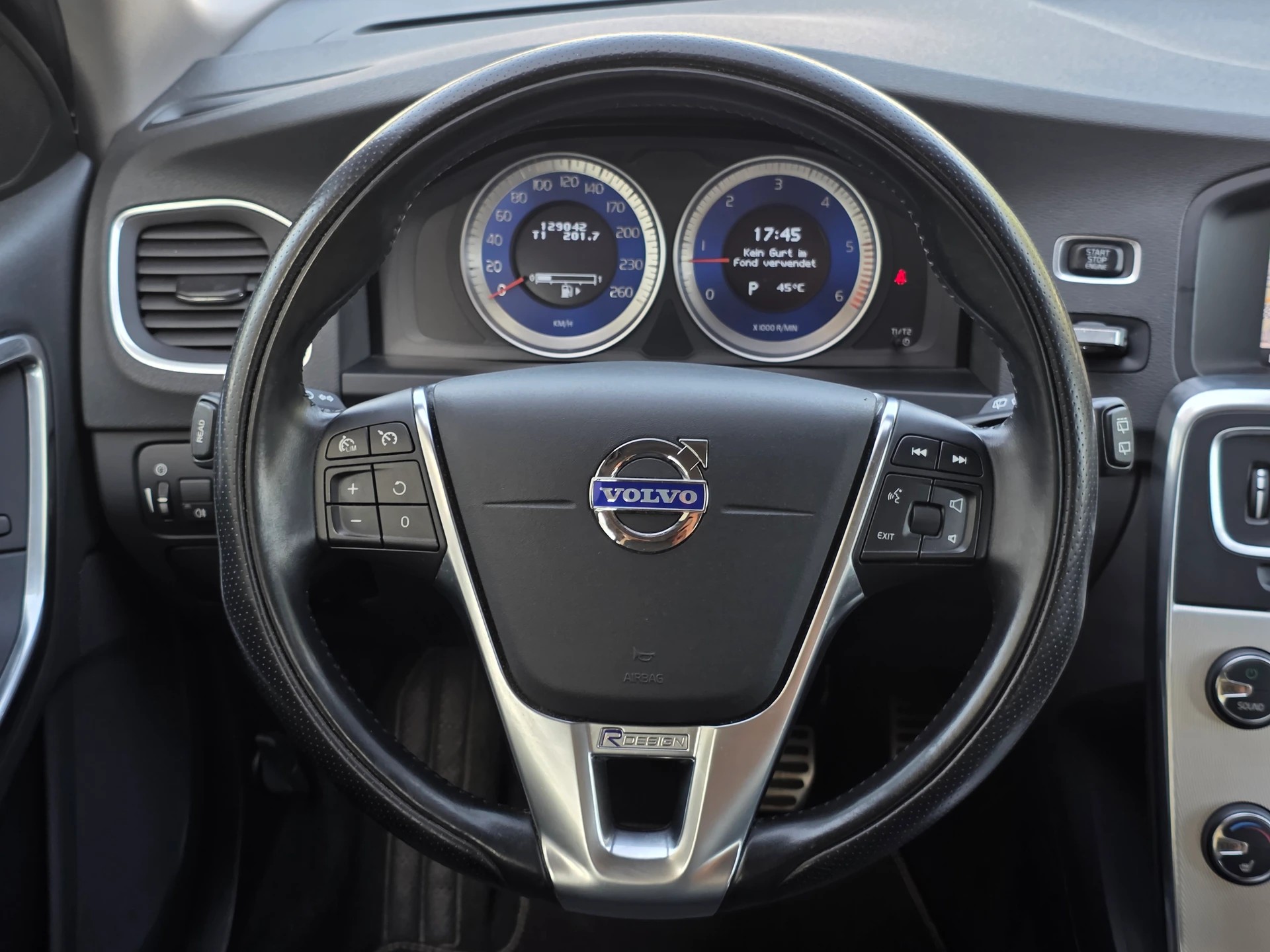 VOLVO V60 D5 AWD R-Design Geartronic * CH-Fahrzeug * 230PS * inkl. Garantie *-image-13